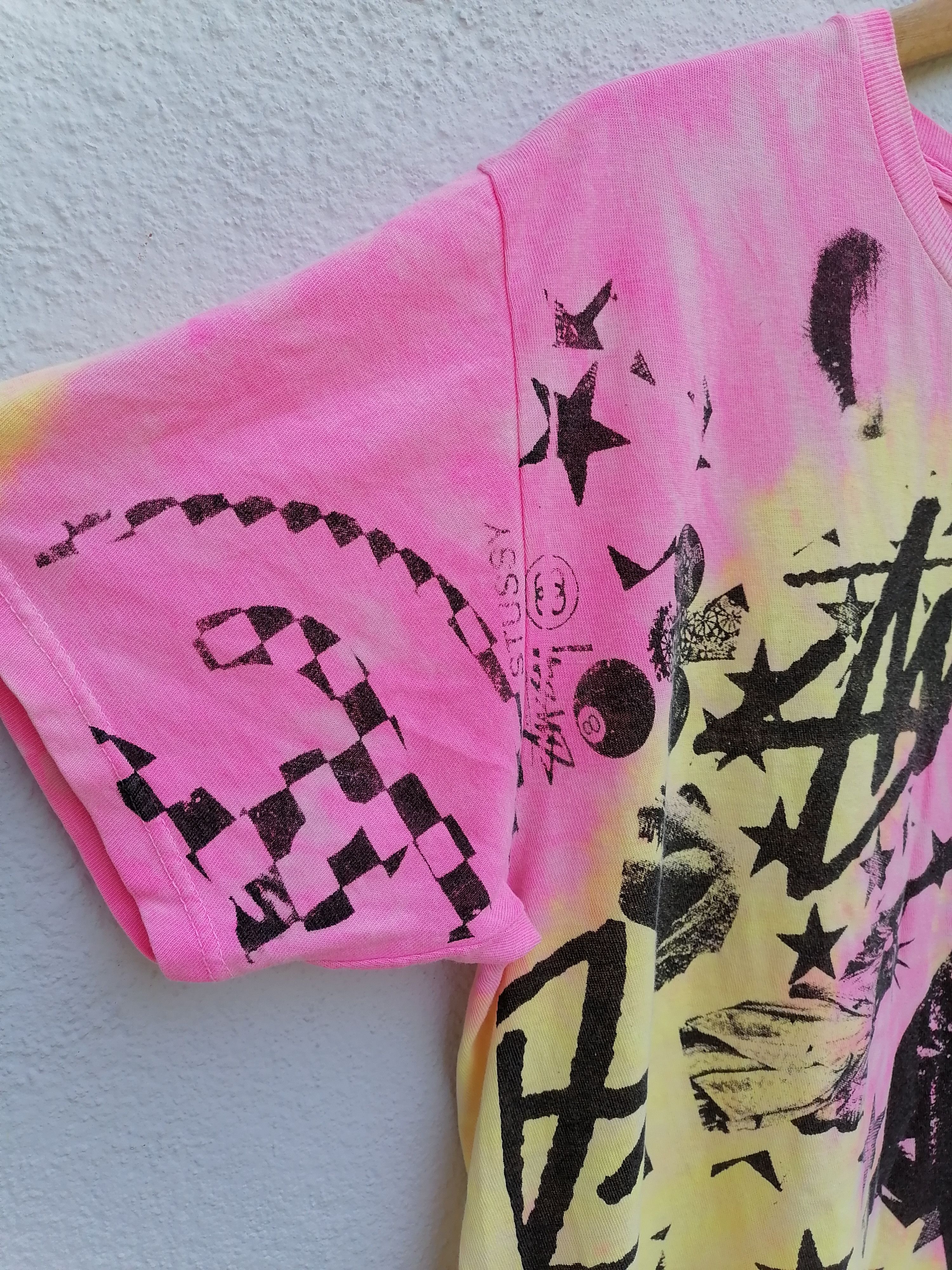 Stussy × Vintage Vintage Stussy Pink Classic College Tie Dye T-shirt Size US S / EU 44-46 / 1 - 3 Thumbnail