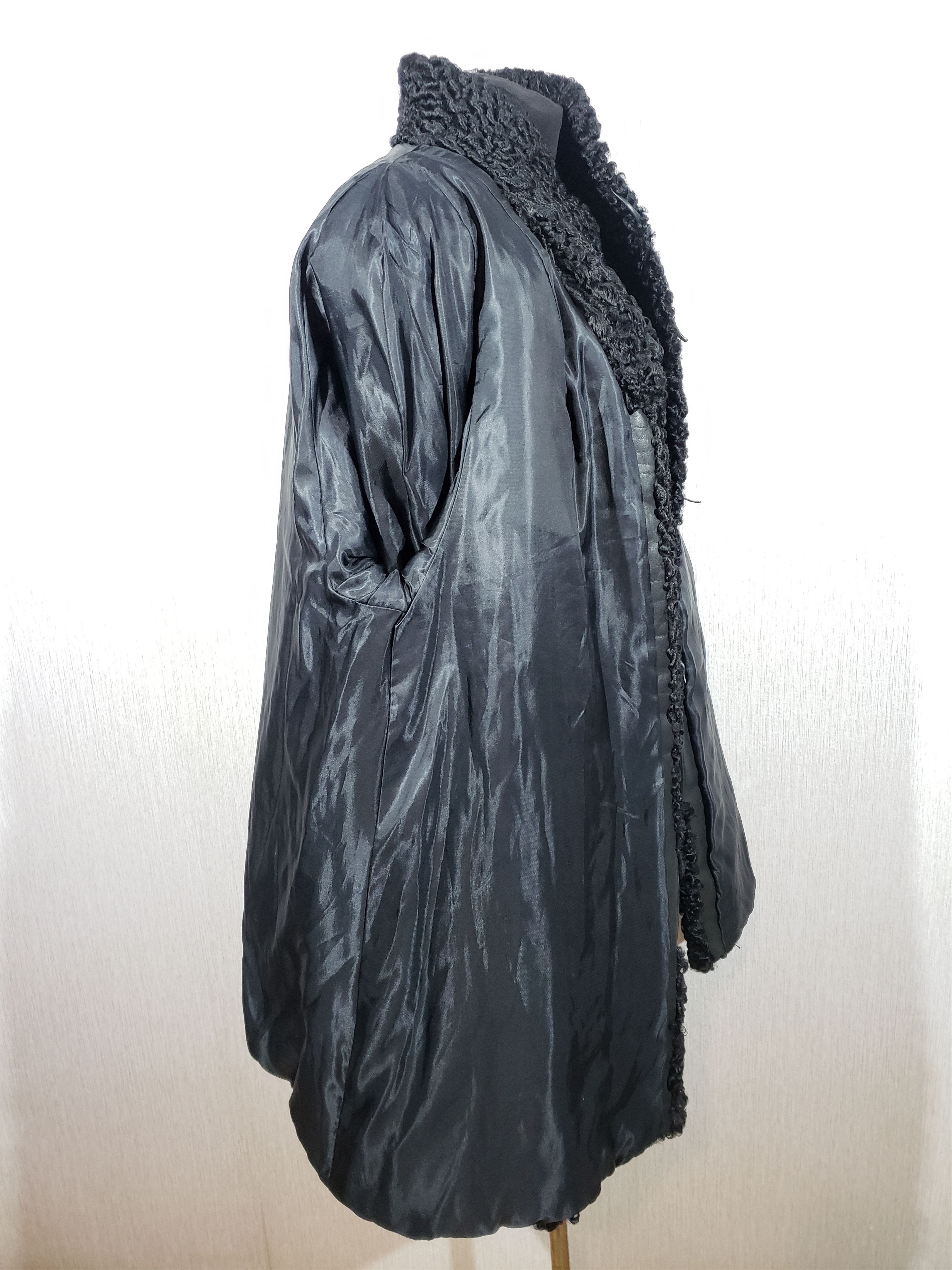 Uniqlo Black fur coat made of warm sheepskin. Size 3XL / US 20-22 - 6 Thumbnail