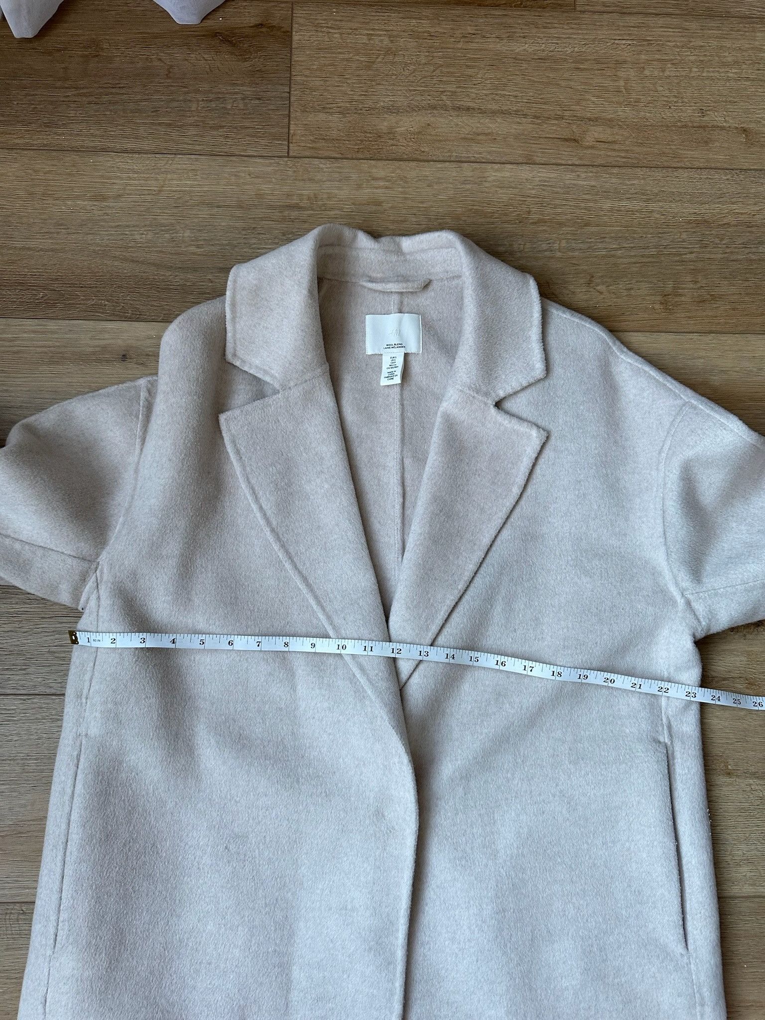 H&M 🔥[SALE]🔥 H&M Double Breasted Cream Coat Size S / US 4 / IT 40 - 2 Thumbnail