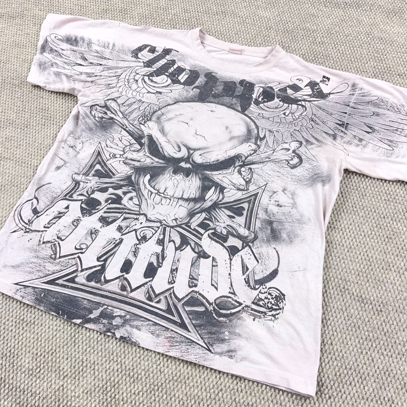 Gloverall VINTAGE Skull Shirt Men XL MMA AOP All Over Wings Iron Cross Grunge Chopper Graphic T-Shirt White USA 90s Punk Rock Mens XL Shirt Size US XL / EU 56 / 4 - 5 Thumbnail