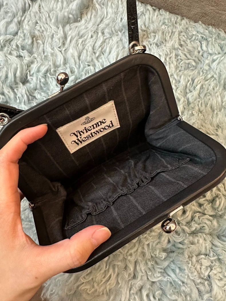 Vivienne Westwood Vivienne Westwood size os Saturn crocodile tattoo hot girl Size ONE SIZE - 5 Thumbnail