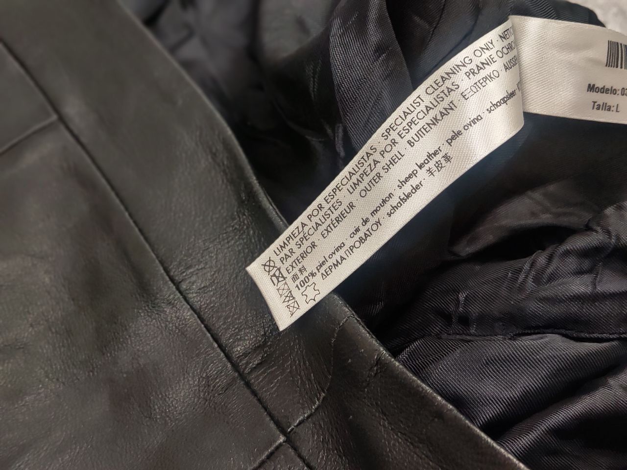 Designer Uterque Designer Black Leather Midi Skirt Size 30" / US 8 / IT 44 - 12 Thumbnail