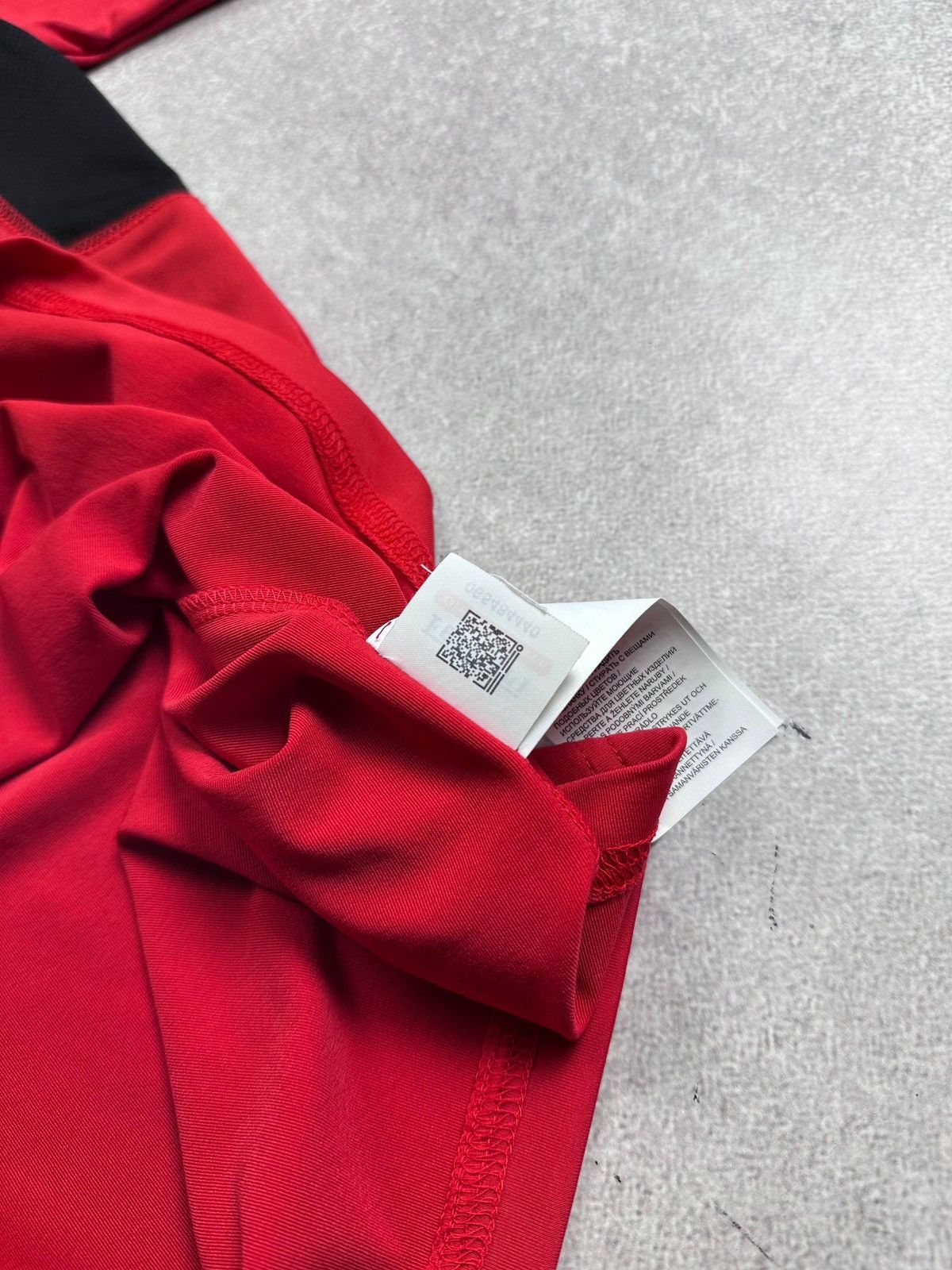 Ferrari NWT Ferarri Scuderia F-1 Licensed Racing Polo Shirt S Size US S / EU 44-46 / 1 - 11 Thumbnail