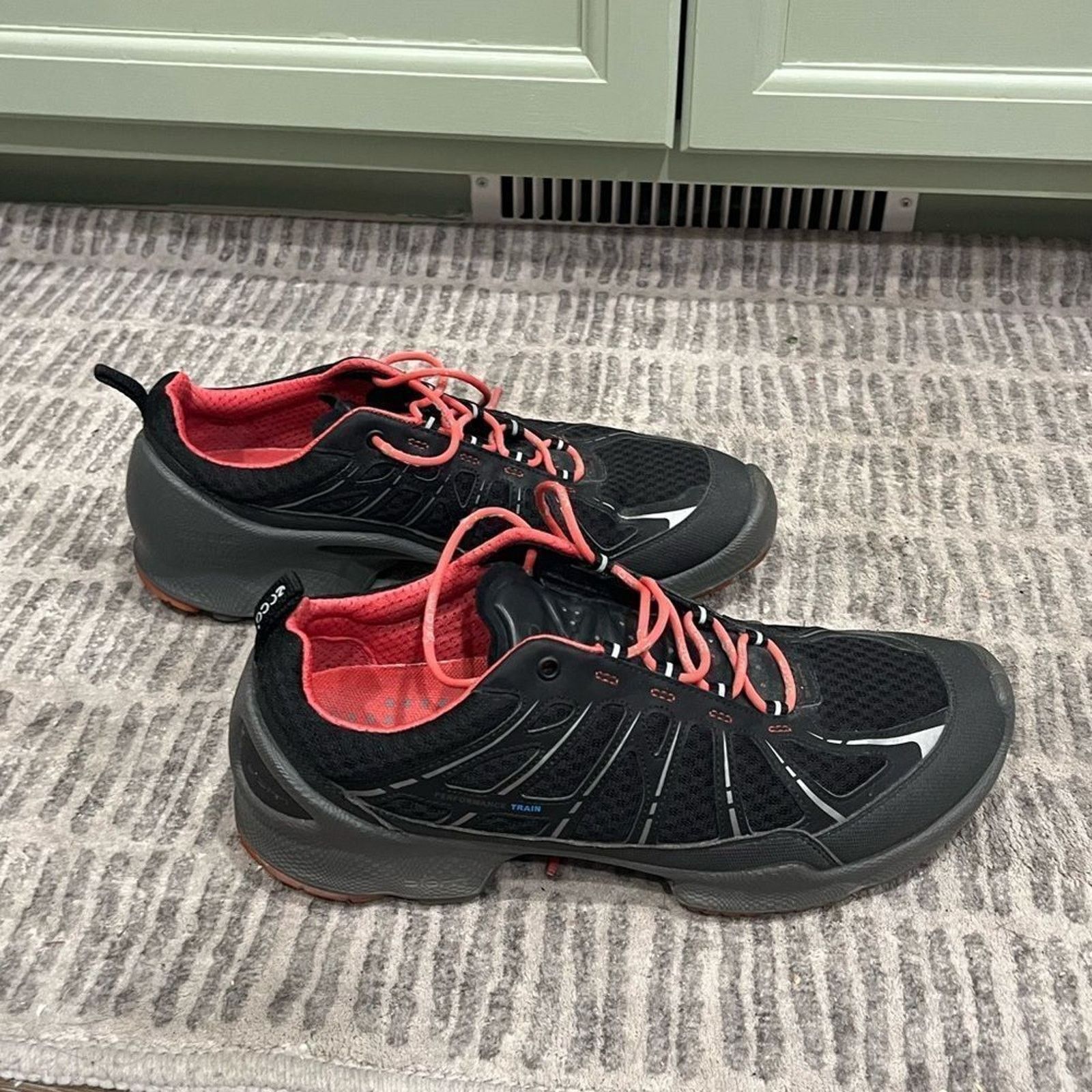 Ecco Ecco Biom Train Natural Motion Running Shoes Black Pink 41 Size US 11 / IT 41 - 1 Thumbnail