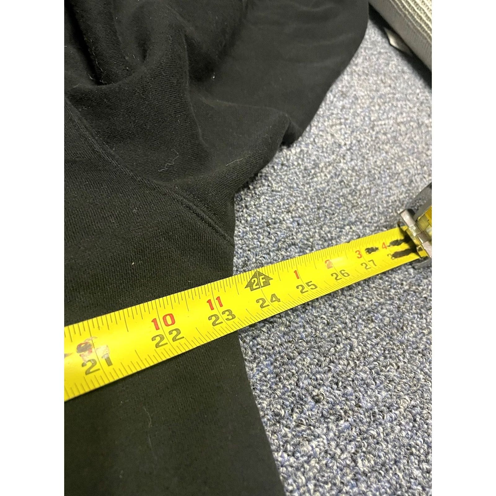H&M H&M Divided Women M Black Long Sleeve Billie Eilish Fleece Graphic Sweatshirt Crew Neck Size M / US 6-8 / IT 42-44 - 3 Thumbnail