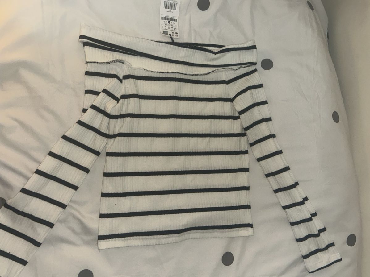 Stradivarius Long sleeved off the shoulder top Size M / US 6-8 / IT 42-44 - 1 Thumbnail