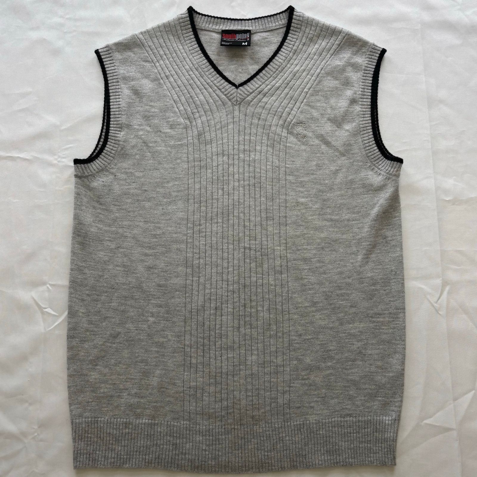 Southpole Southpole Authentic Collection Gray V-Neck Sweater Vest M Size US M / EU 48-50 / 2 - 1 Thumbnail
