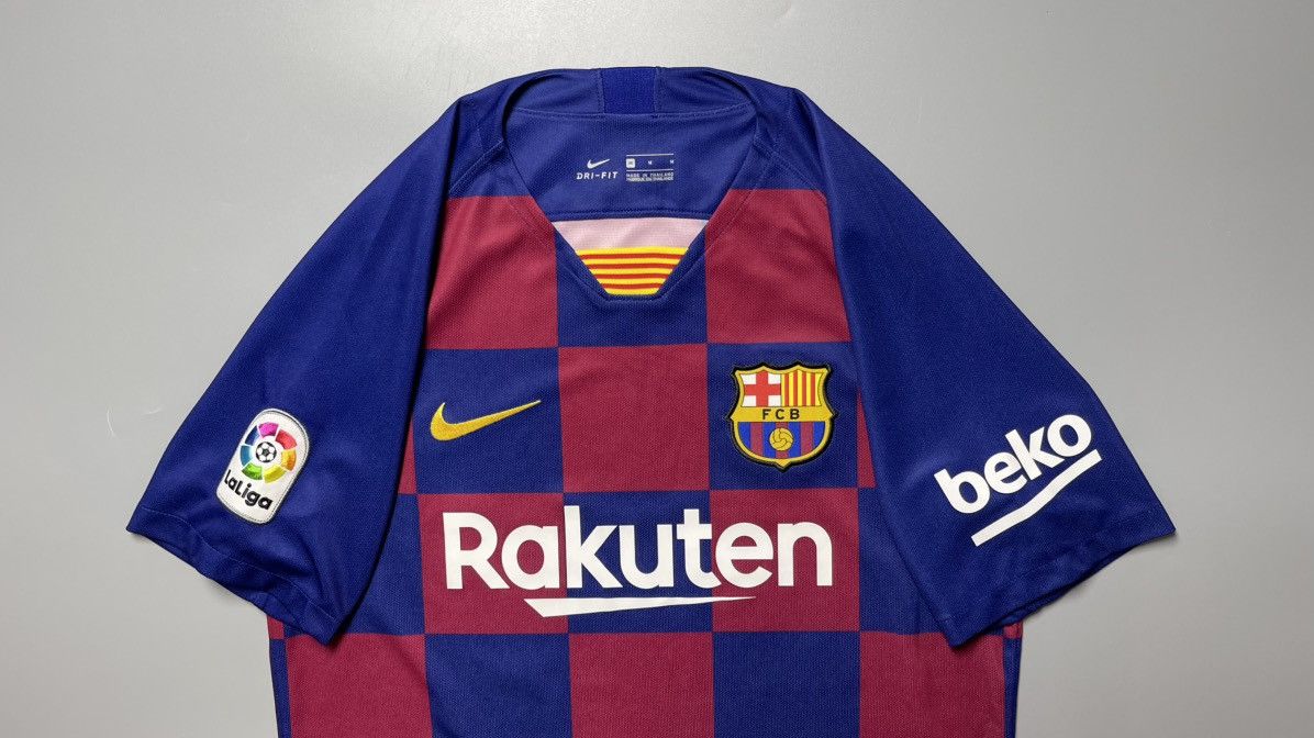 Vintage BARCELONA NIKE 2019/2020 FOOTBALL HOME JERSEY #10 MESSI Size US M / EU 48-50 / 2 - 3 Thumbnail