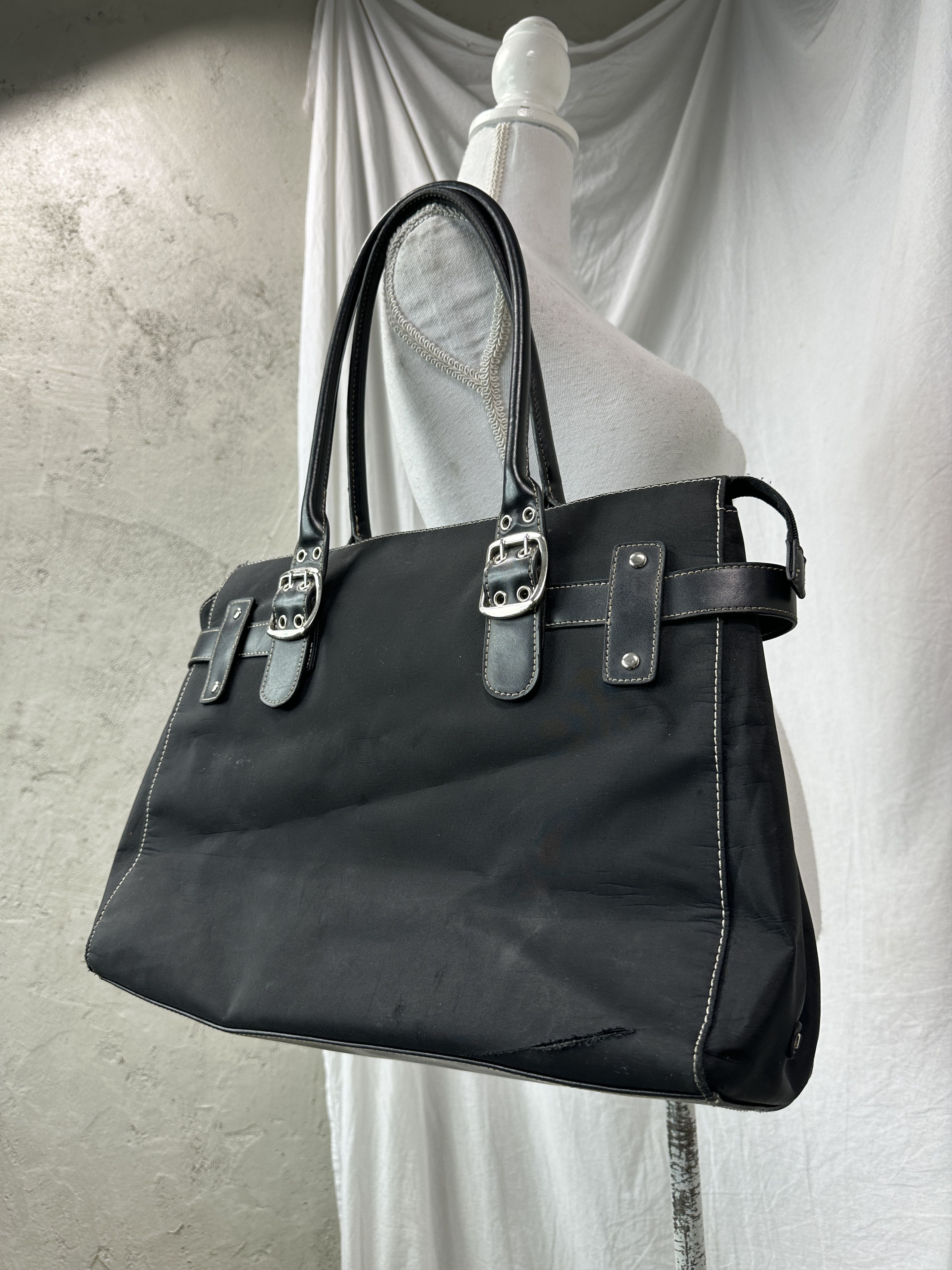 Vintage Vintage Avant Garde Casual Nylon Shoulder Bag 00s Size ONE SIZE - 1 Thumbnail