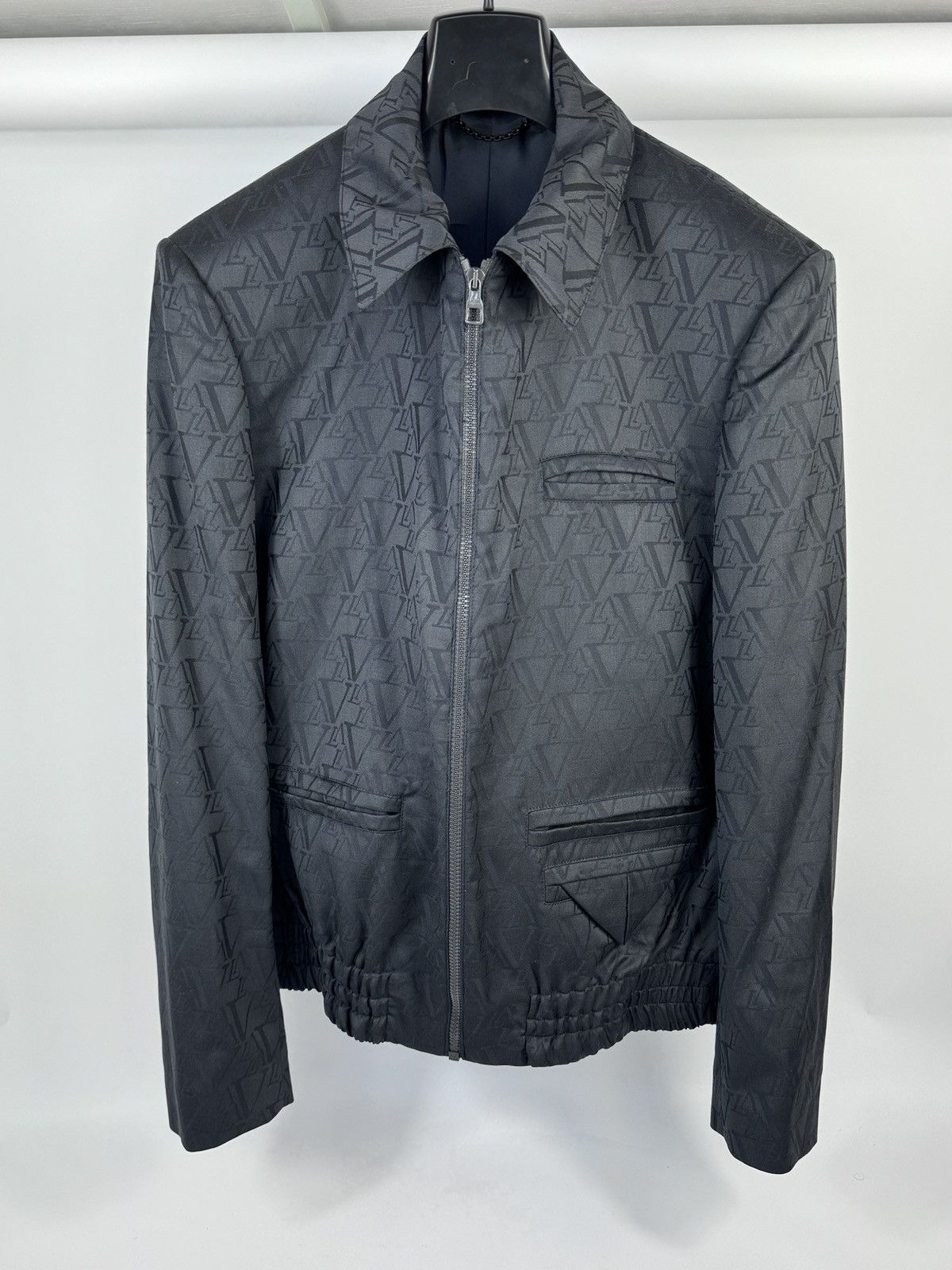 Louis Vuitton LOGO PRINT ZIP UP LIGHT JACKET Size US XL / EU 56 / 4 - 1 Thumbnail