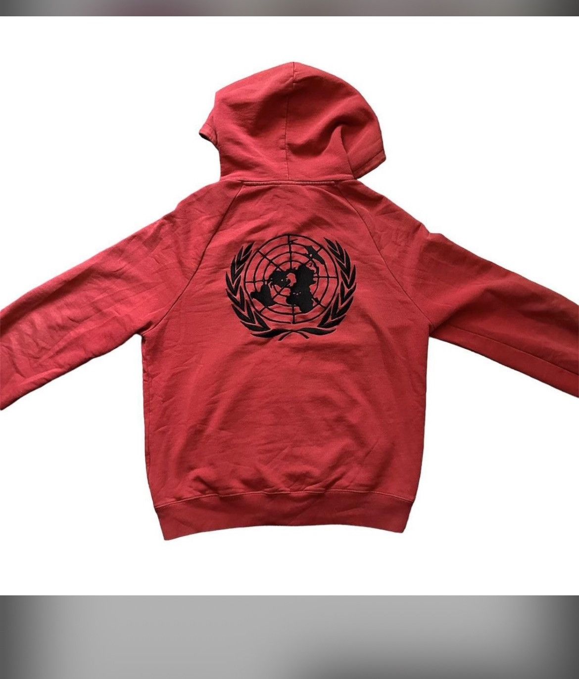 Vetements AW18 Free Hugs Zip Hoodie Red