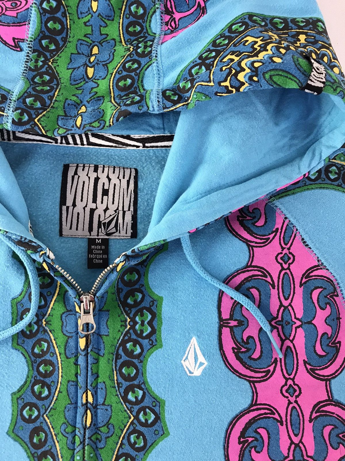 Vintage × Volcom Vintage Sweater Volcom Overprint Art Zipper Hoodie Style Size US M / EU 48-50 / 2 - 4 Thumbnail