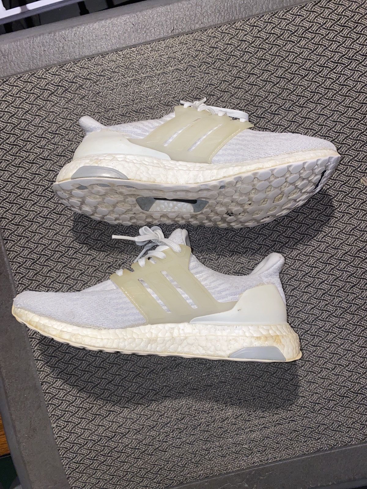 Adidas Adidas Ultra Boost Size US 7 / EU 40 - 7 Thumbnail