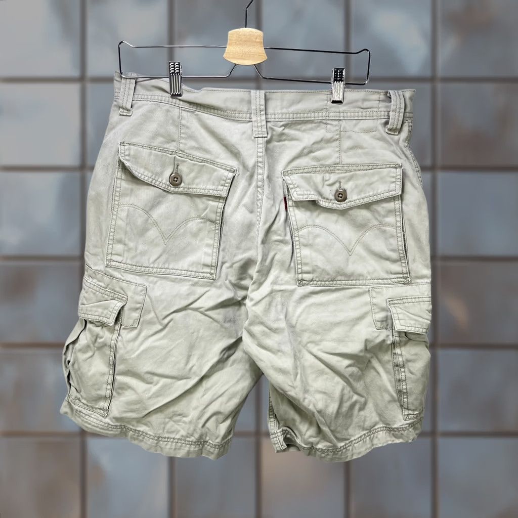 Levi's Item Specifications: Closure: Elastic Waist Size US 34 / EU 50 - 1 Thumbnail
