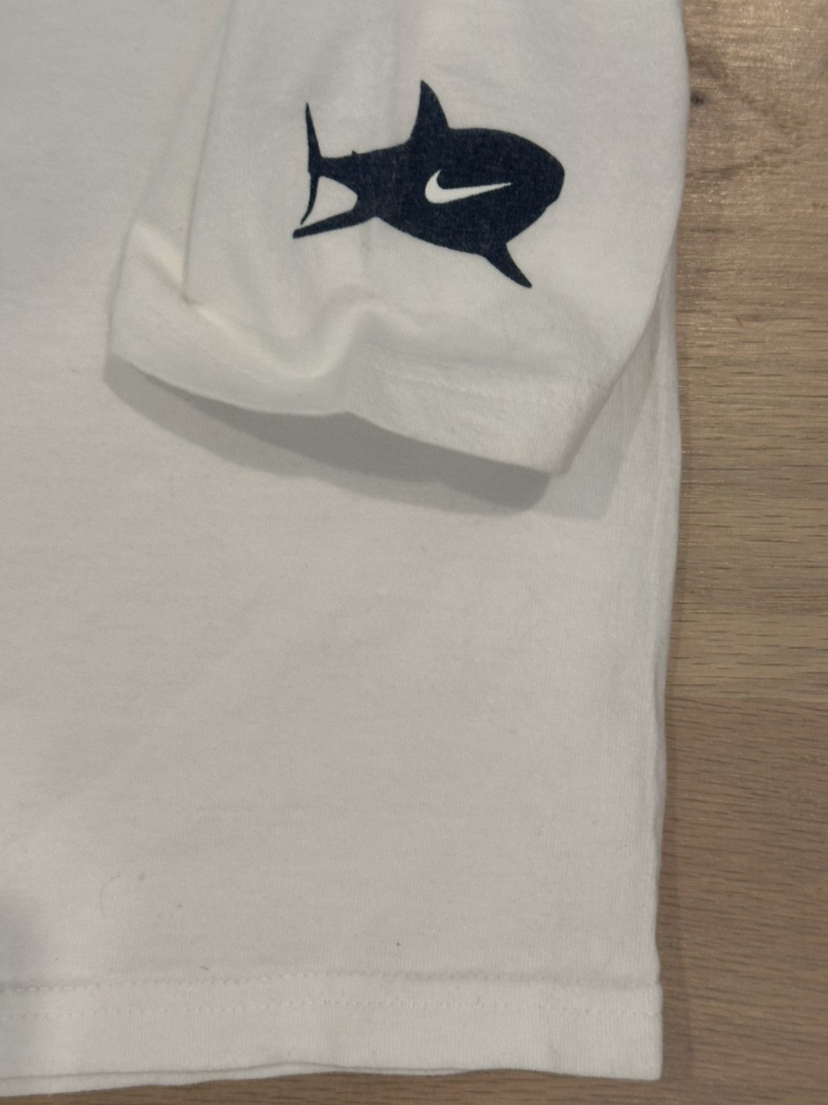 Nike Vintage Nike Silver Tag Great White Shark Graphic XL Size US XL / EU 56 / 4 - 4 Thumbnail