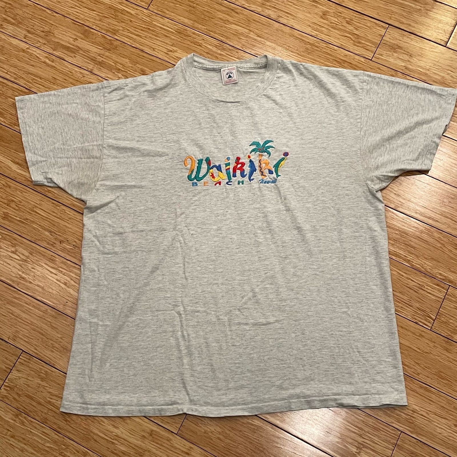 Delta 90s Vintage Waikiki Beach Hawaii T-Shirt single stitch retro Size US XL / EU 56 / 4 - 1 Thumbnail