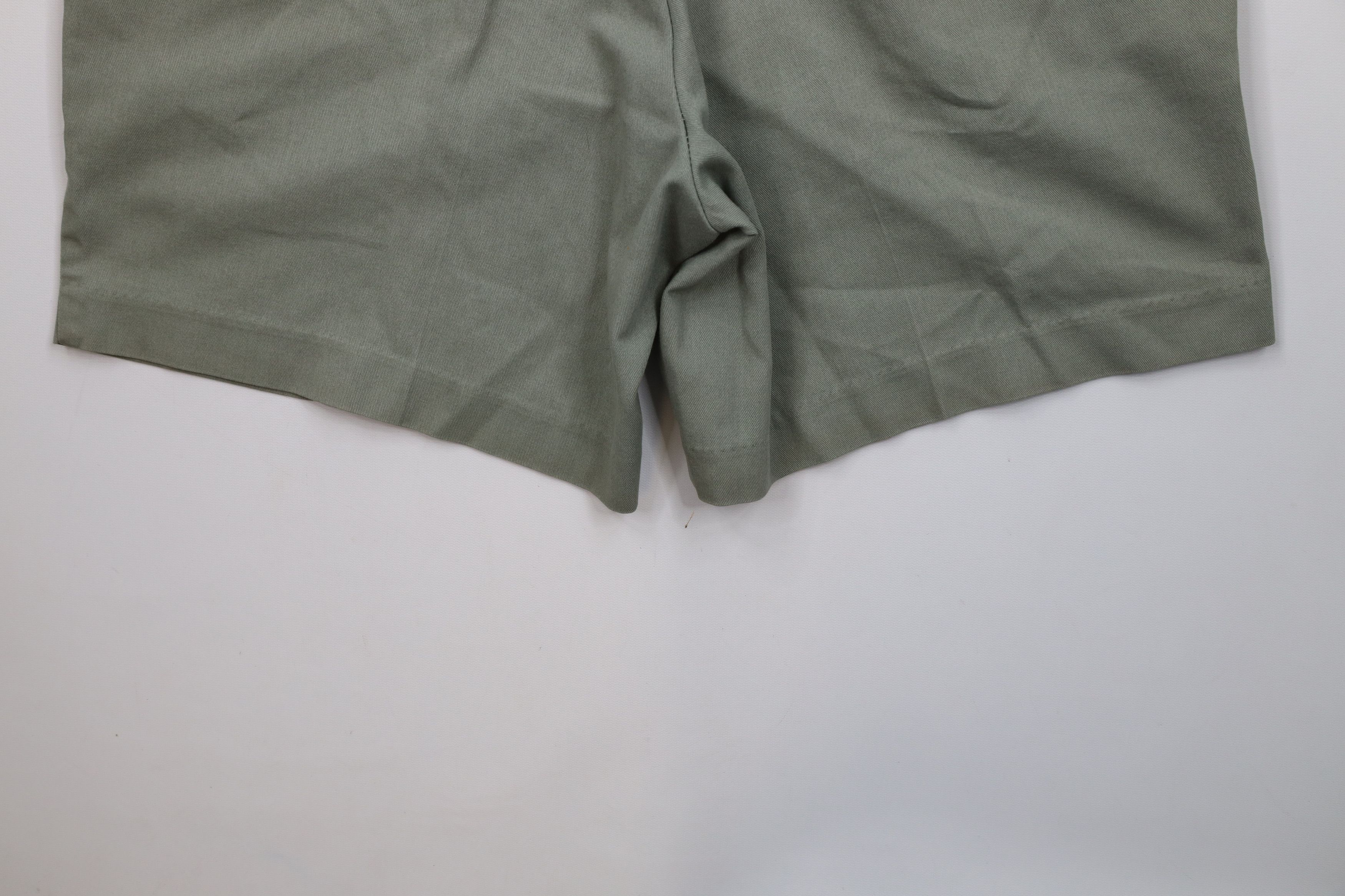 Vintage Vintage 90s Streetwear Above Knee Chino Golf Shorts Green Size US 34 / EU 50 - 11 Thumbnail