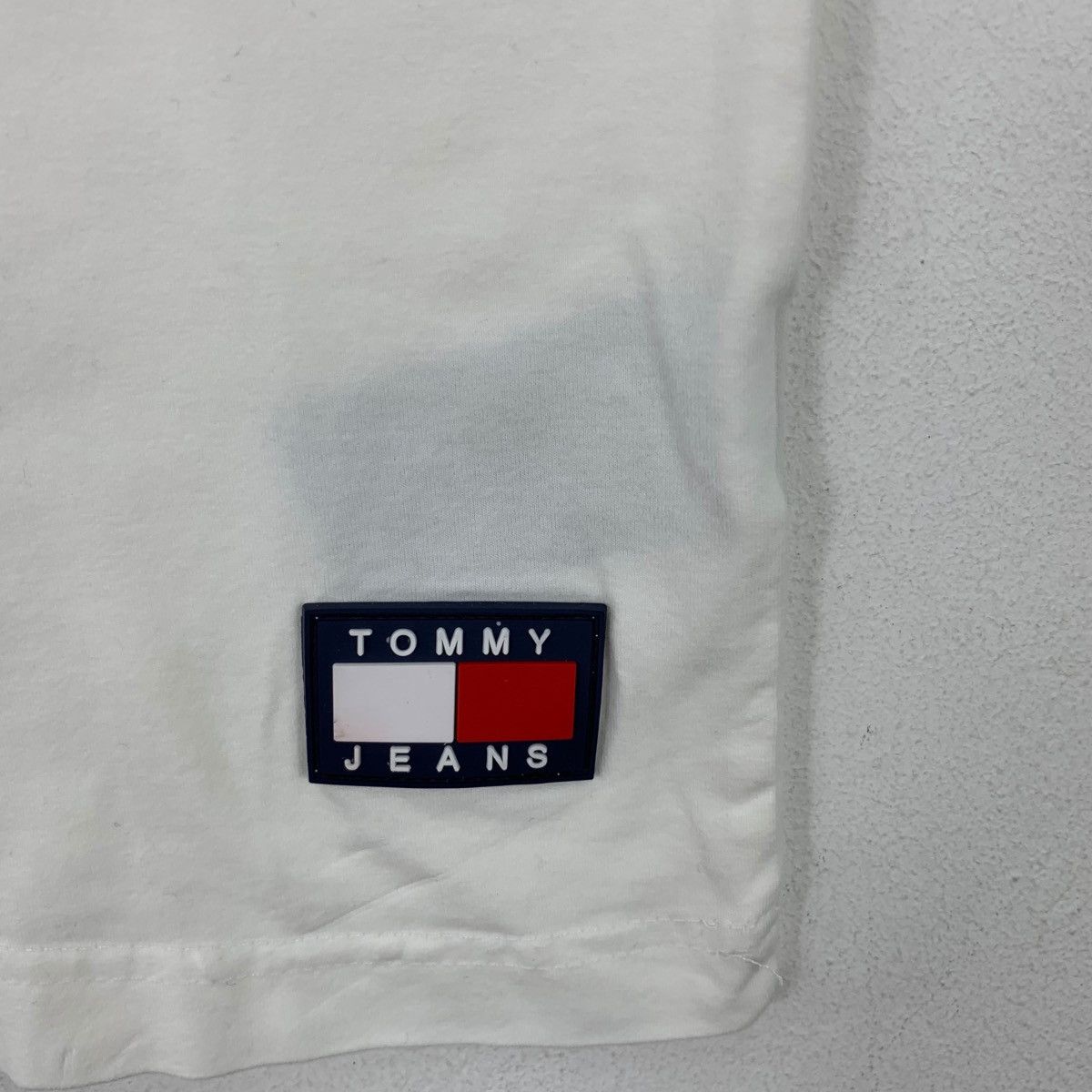 Tommy Hilfiger Vintage TOMMY HILFIGER JEANS Big Flag Logo Tee Shirt Top Size M / US 6-8 / IT 42-44 - 4 Thumbnail