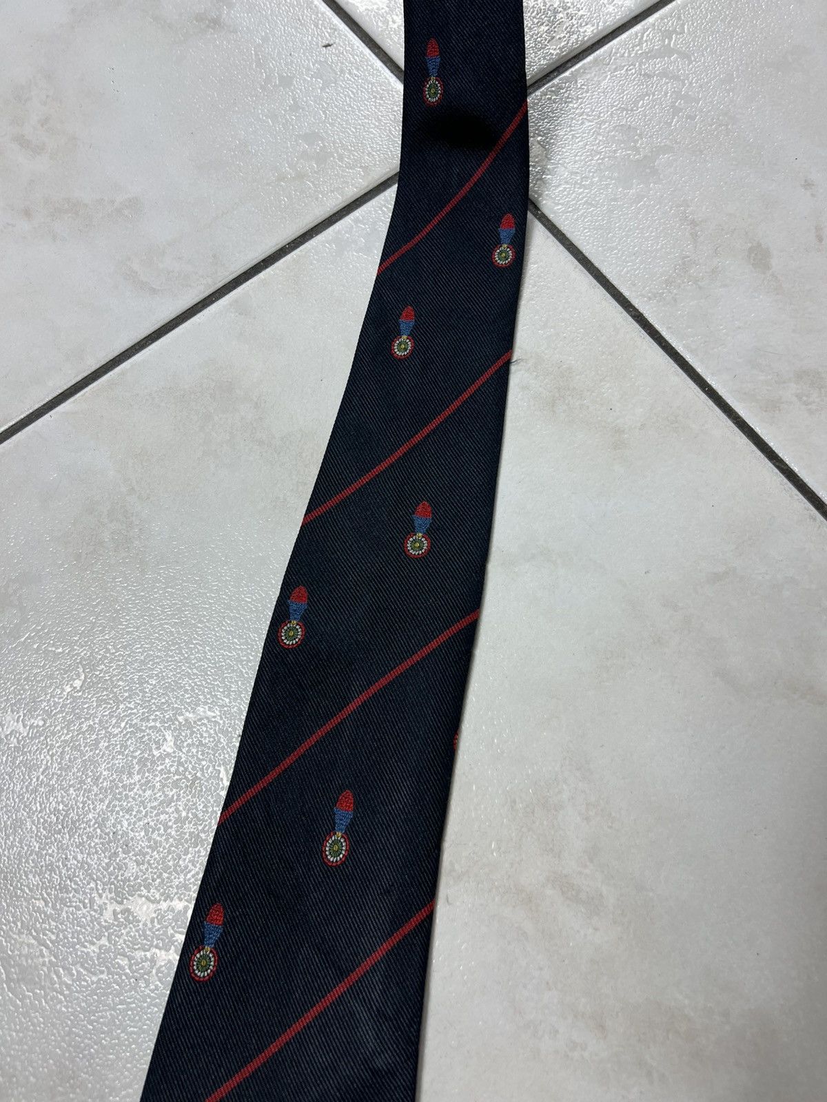 Gucci Vintage Gucci Italy silk tie striped navy red logo GG Size ONE SIZE - 3 Thumbnail