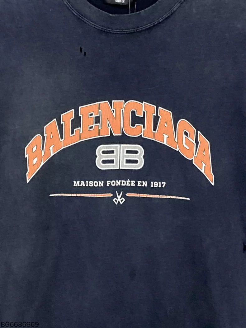 Balenciaga Balenciaga Worn-out monogram logo short sleeve Size US L / EU 52-54 / 3 - 4 Thumbnail