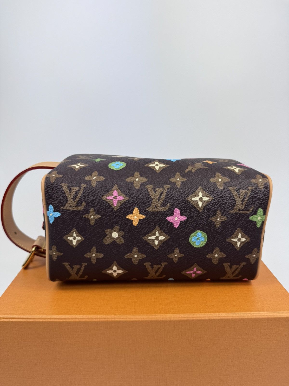 Louis Vuitton X TYLOR THE CREATOR TROUSSE TOILETTE LOCKER DOPP KIT M47069 Size ONE SIZE - 5 Thumbnail