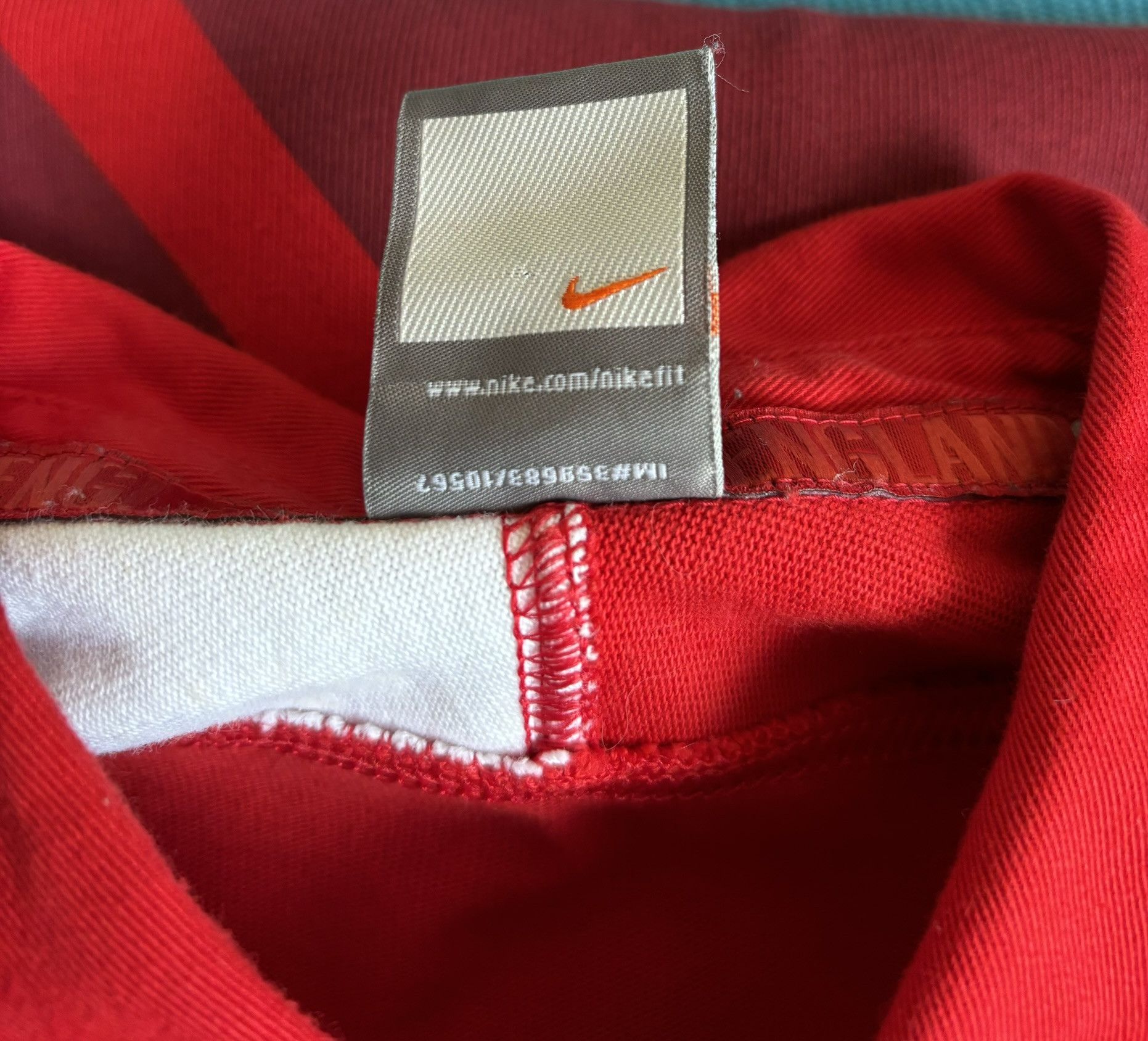 Nike England Rugby Nike o2 red long jersey Size. L Size US L / EU 52-54 / 3 - 14 Thumbnail
