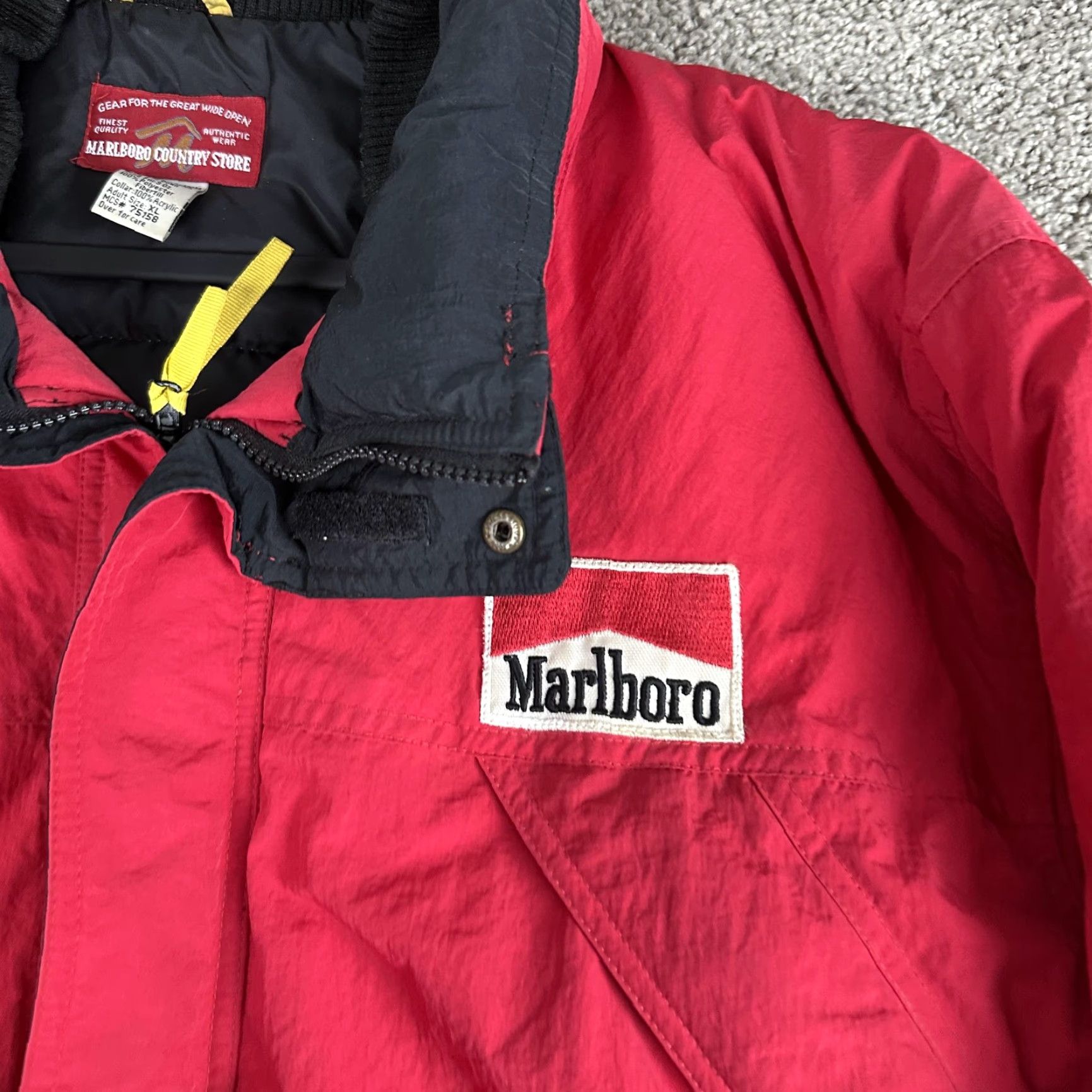 Marlboro VINTAGE Marlboro Country Store Jacket Mens XL Red Down Puffer Coat Outdoors 90s MCS 75158 1990s Winter Size US XL / EU 56 / 4 - 5 Thumbnail