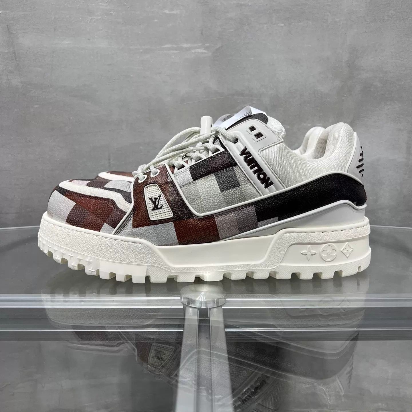Louis Vuitton LV Trainer White Brown Monogram Pangding UK9/43 Size US 10 / EU 43 - 3 Thumbnail