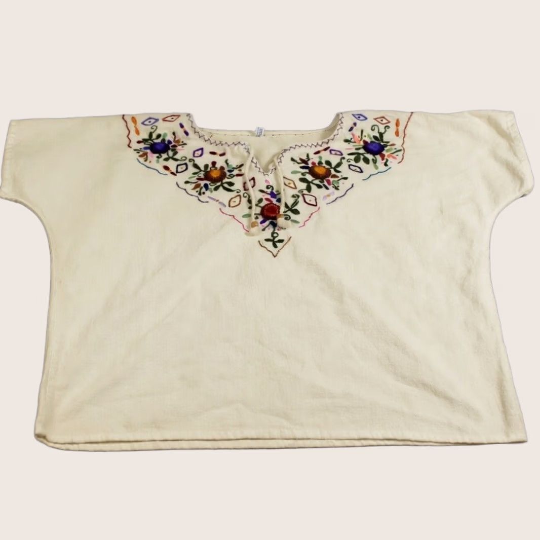 Vintage VINTAGE Guatemalan Embroider Shirt Women Small White Boho Floral Cotton Peasant Shirt Women S White Embroidered Tunic Size S / US 4 / IT 40 - 1 Thumbnail