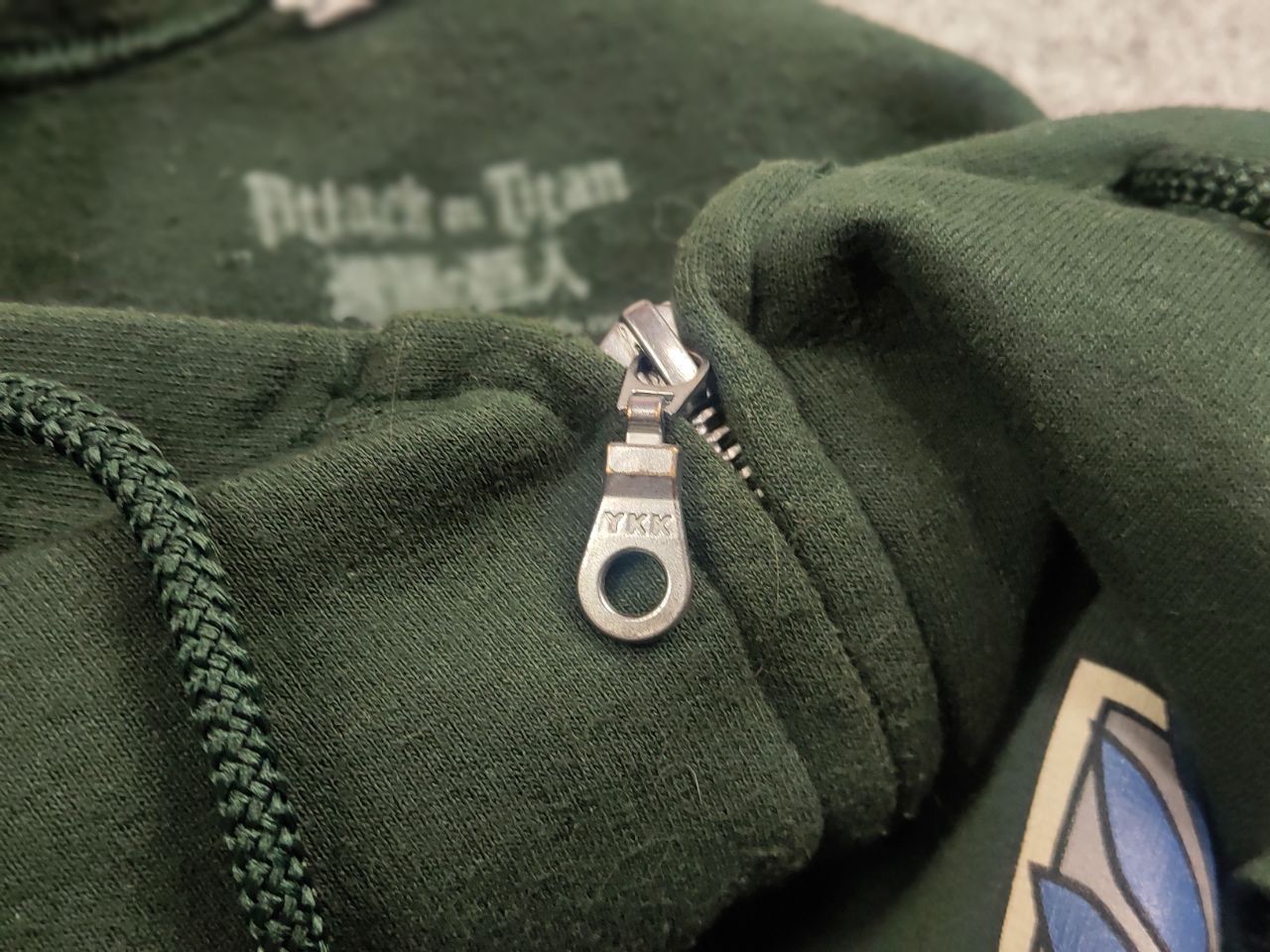 Anime Vintage Attack On Titan Anime Movie Game Zip Logo Hoodie Size US M / EU 48-50 / 2 - 11 Thumbnail