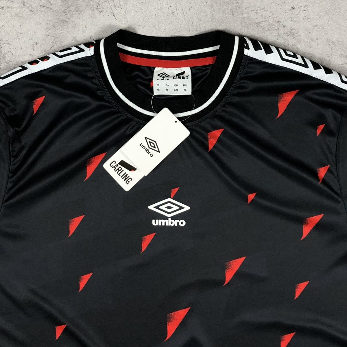 Umbro Umbro Carling Soccer Jersey BNWT Size US XL / EU 56 / 4 - 4 Thumbnail