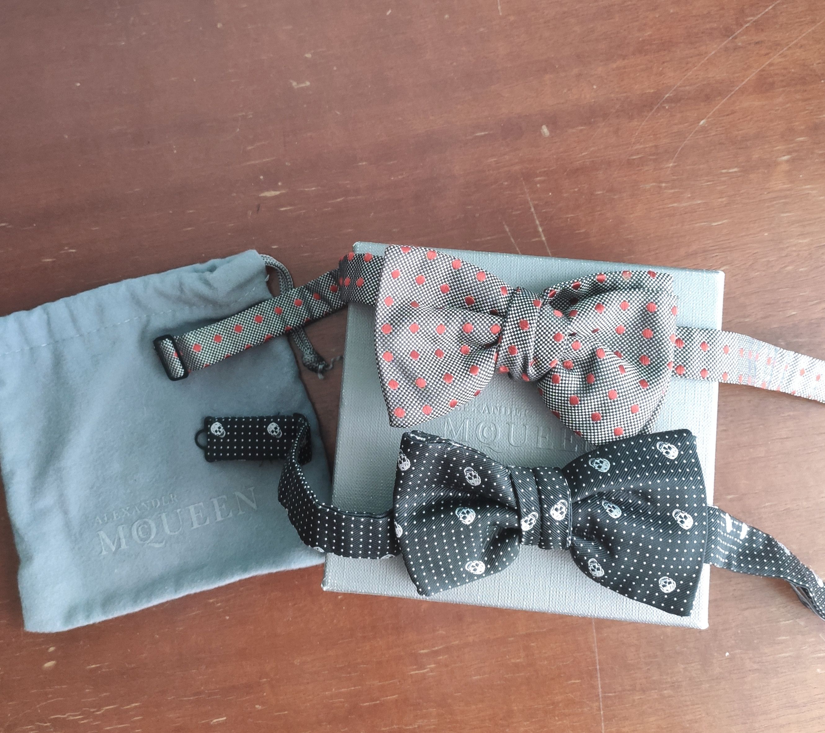 Alexander McQueen Bowtie x2.Like Saint Laurent or Dior Homme. Size ONE SIZE - 2 Thumbnail