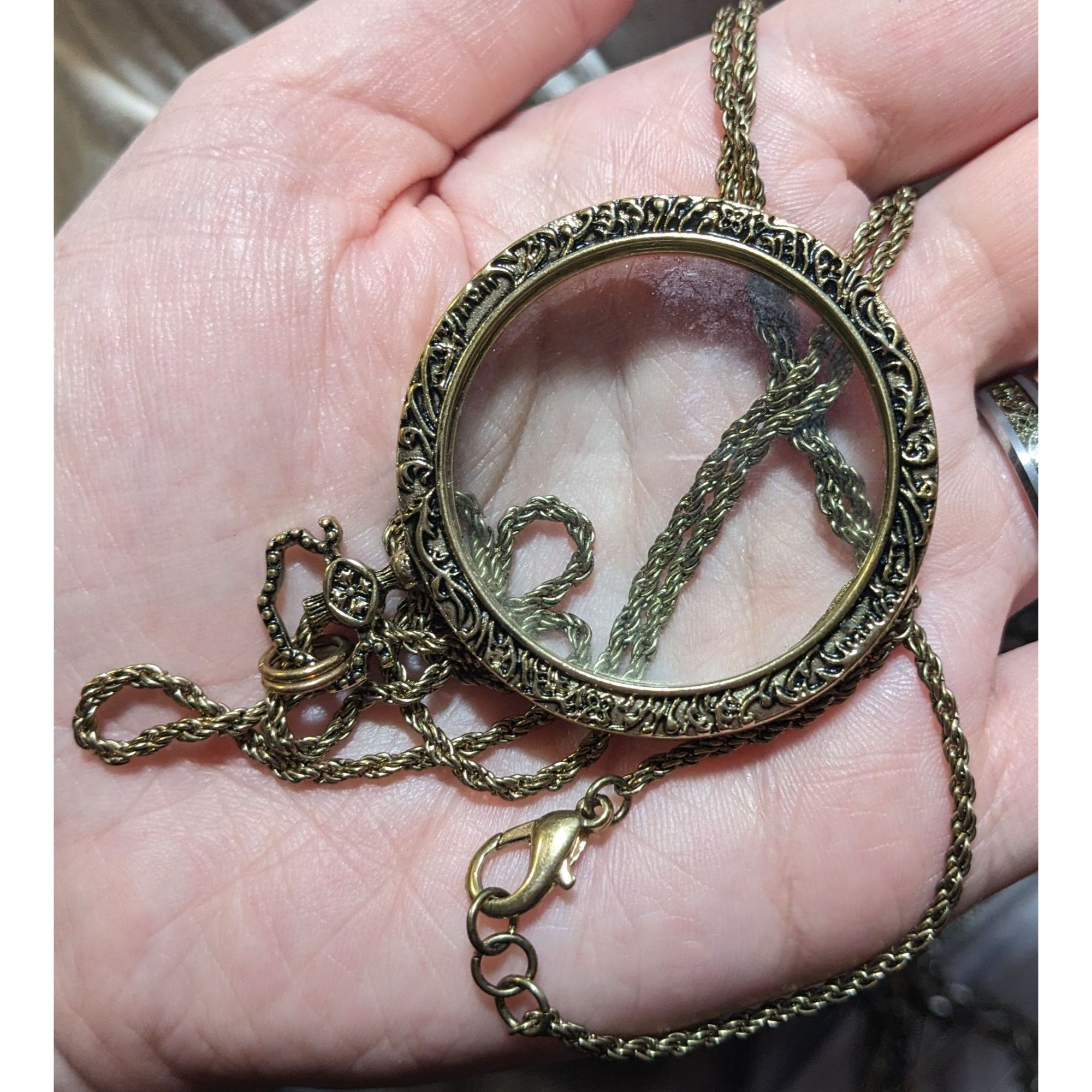 Other Gold Tone Magnifying Glass Pendant Necklace Size ONE SIZE - 5 Thumbnail