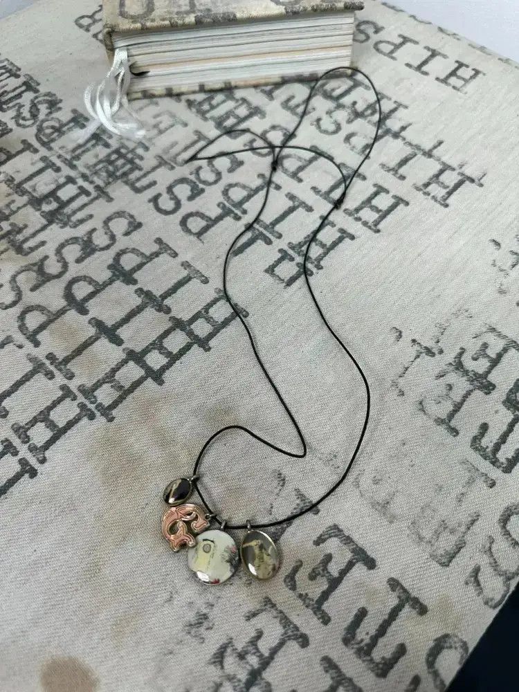 Undercover Undercover Grace Vintage Photograph Pendant Necklace-2505 Size ONE SIZE - 2 Thumbnail