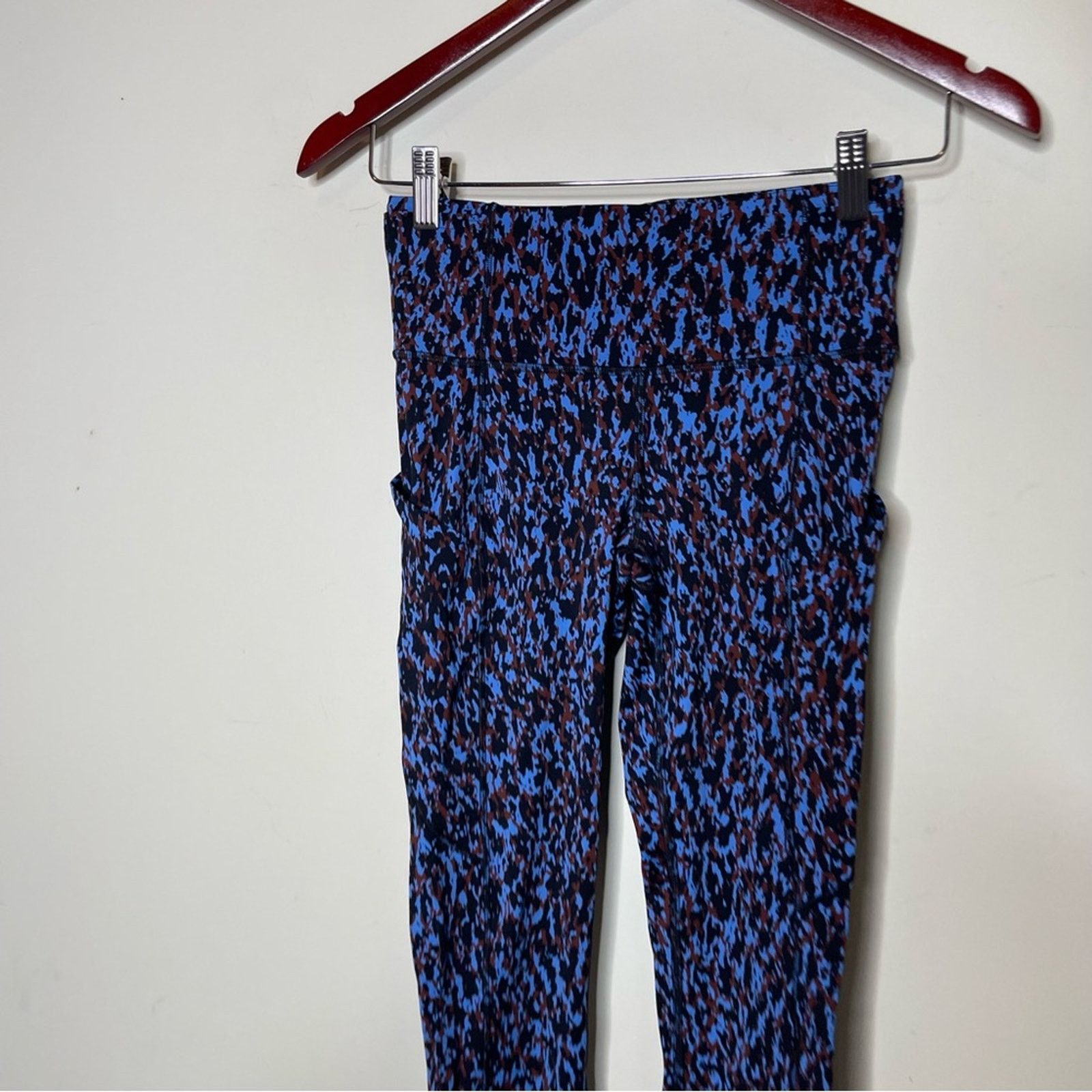 Lululemon Lululemon Fast Free High-Rise Tight 25" Leopard Camo Blue Size 27" / US 4 / IT 40 - 7 Thumbnail