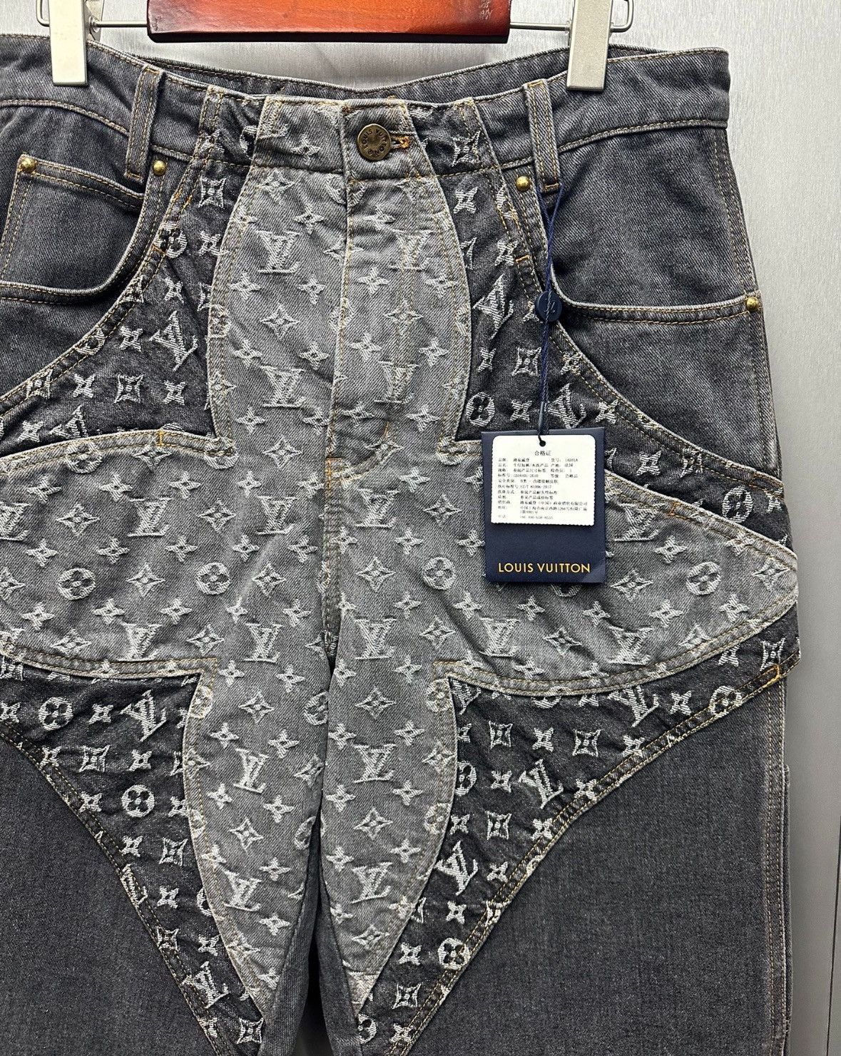 Louis Vuitton Louis Vuitton FW23 Logo monogrammed irregularly cut casual Size US 30 / EU 46 - 2 Thumbnail
