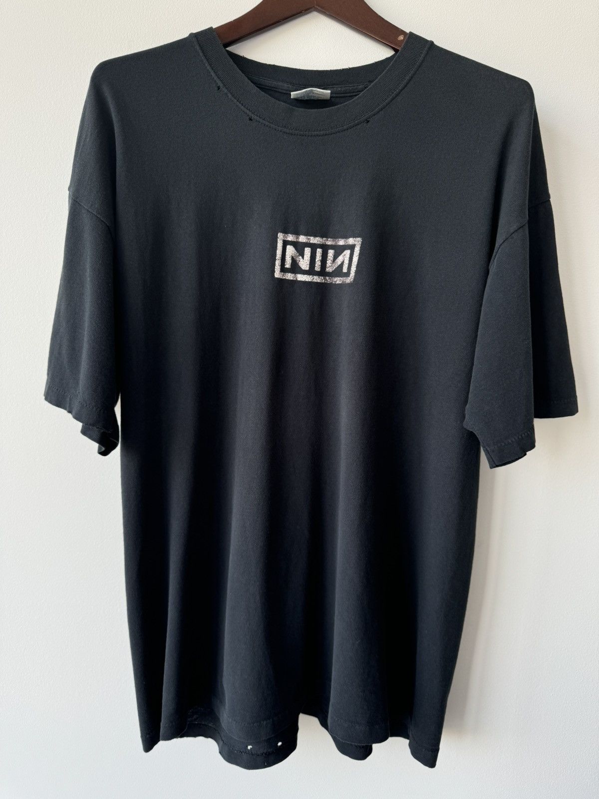 希少 00's Nine Inch Nails Tour 2006 Tシャツ VINTAGE NINE INCH NAILS 2006 Tour Shirt. Worn twice. | Depop