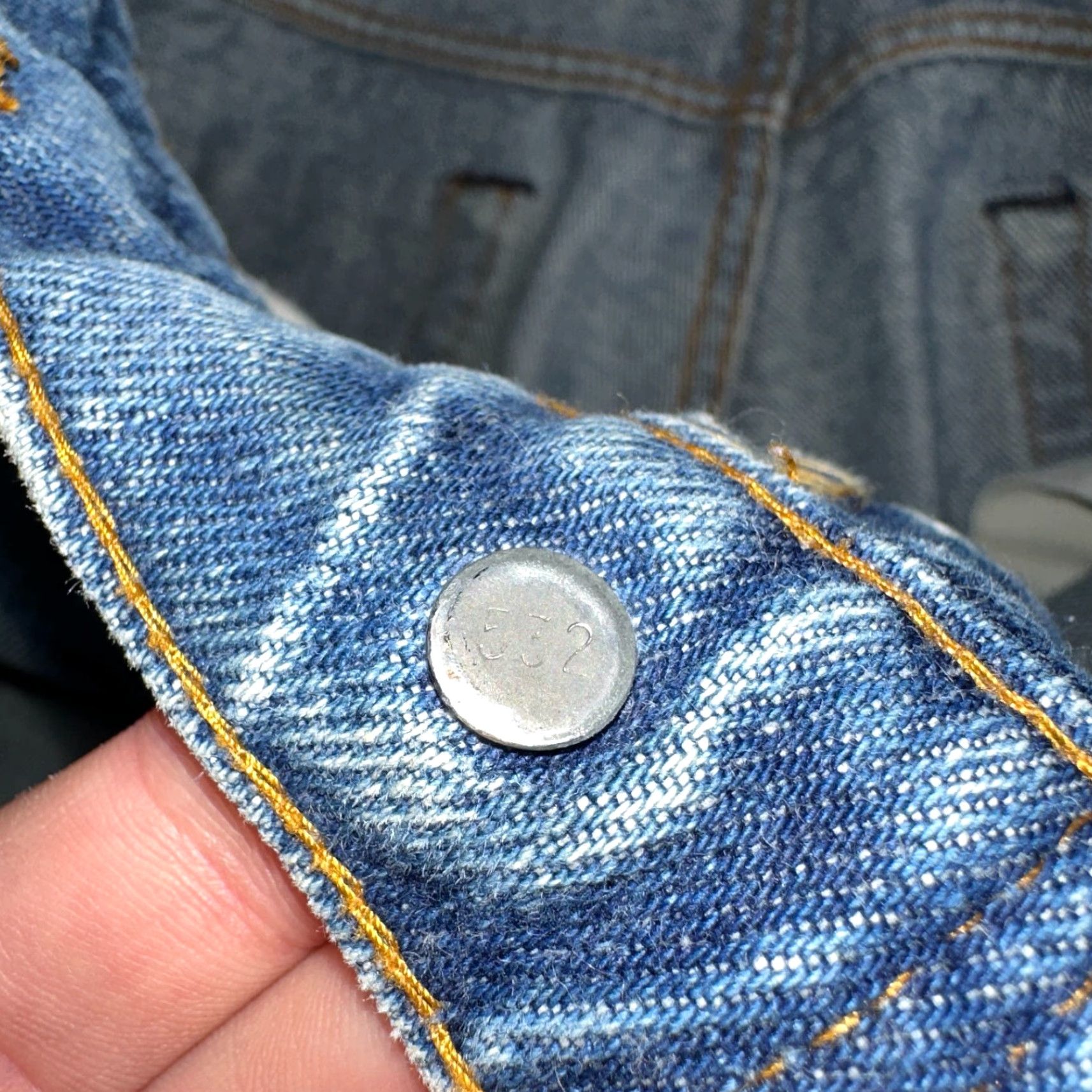 Levi's VINTAGE Levis 501 Jeans 80s USA XX Straight Leg Blue Light Wash 32x24 Capri Size US 32 / EU 48 - 5 Thumbnail