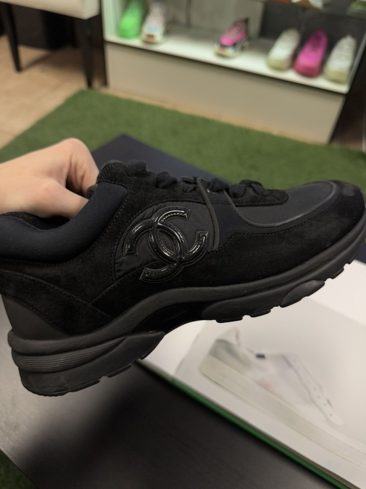 Chanel 38EU/8US - Chanel Interlocking CC Logo Suede Trainer Shoes Size US 8 / IT 38 - 11 Thumbnail