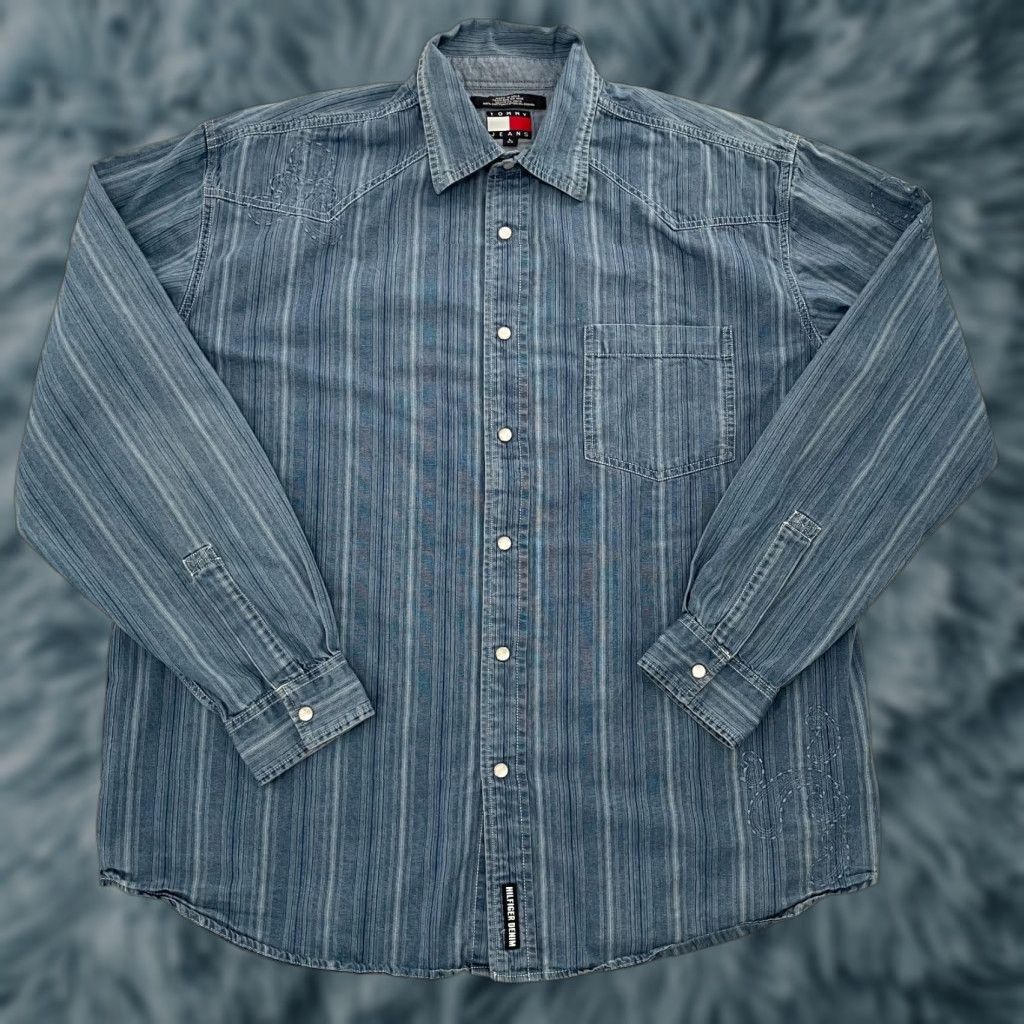 Tommy Hilfiger VINTAGE Tommy Hilfiger Denim Shirt Adult Large Blue Long Sleeve Button-Up 90s Mens Size US L / EU 52-54 / 3 - 1 Thumbnail
