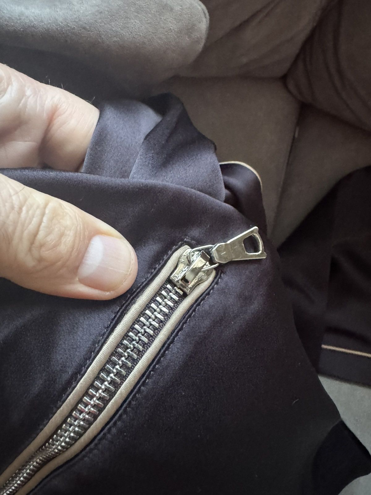 Keiser Clark KEISER CLARK pants sizes in photos SHOWN BY TAPE MEASURE Size US 29 - 18 Thumbnail