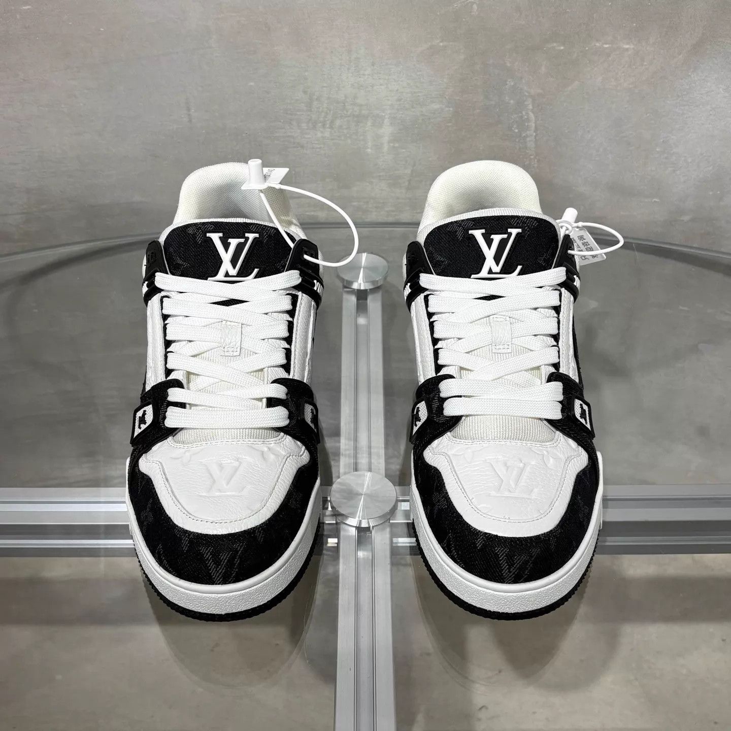 Louis Vuitton LV Trainer black and white UK7 41 Size US 8 / EU 41 - 1 Thumbnail