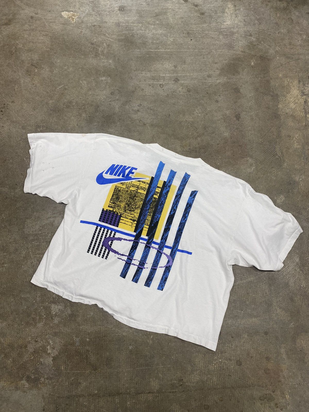 Nike × Vintage Vintage 90’s Nike Sportswear Cropped Graphic T-Shirt Size US L / EU 52-54 / 3 - 1 Thumbnail