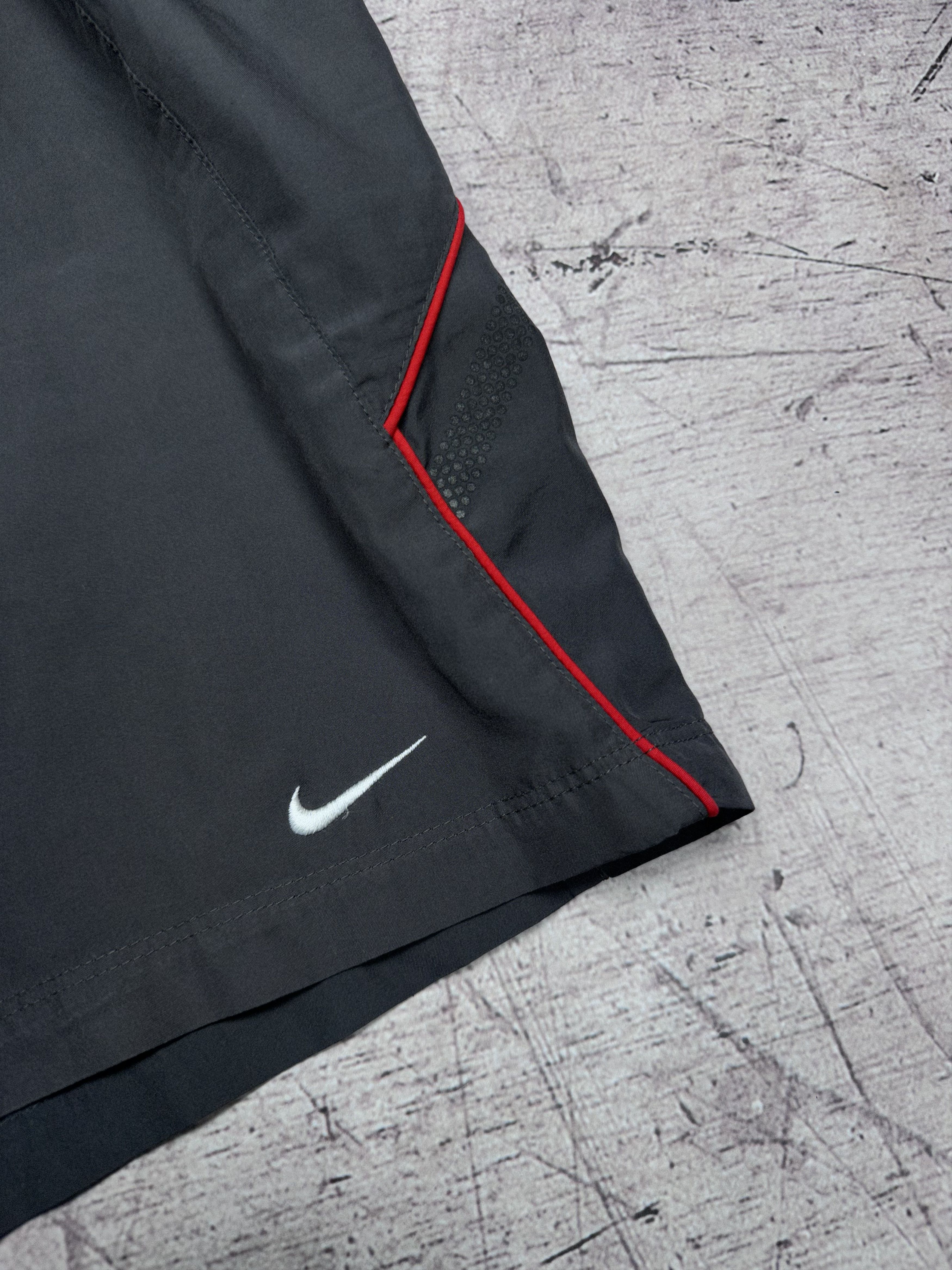 Nike Nike Vintage Mens Nylon Shorts Size US 36 / EU 52 - 3 Thumbnail