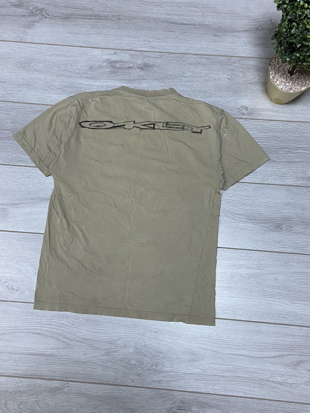 Vintage Oakley vintage painted distressed big logo circle t-shirt Size US M / EU 48-50 / 2 - 2 Thumbnail