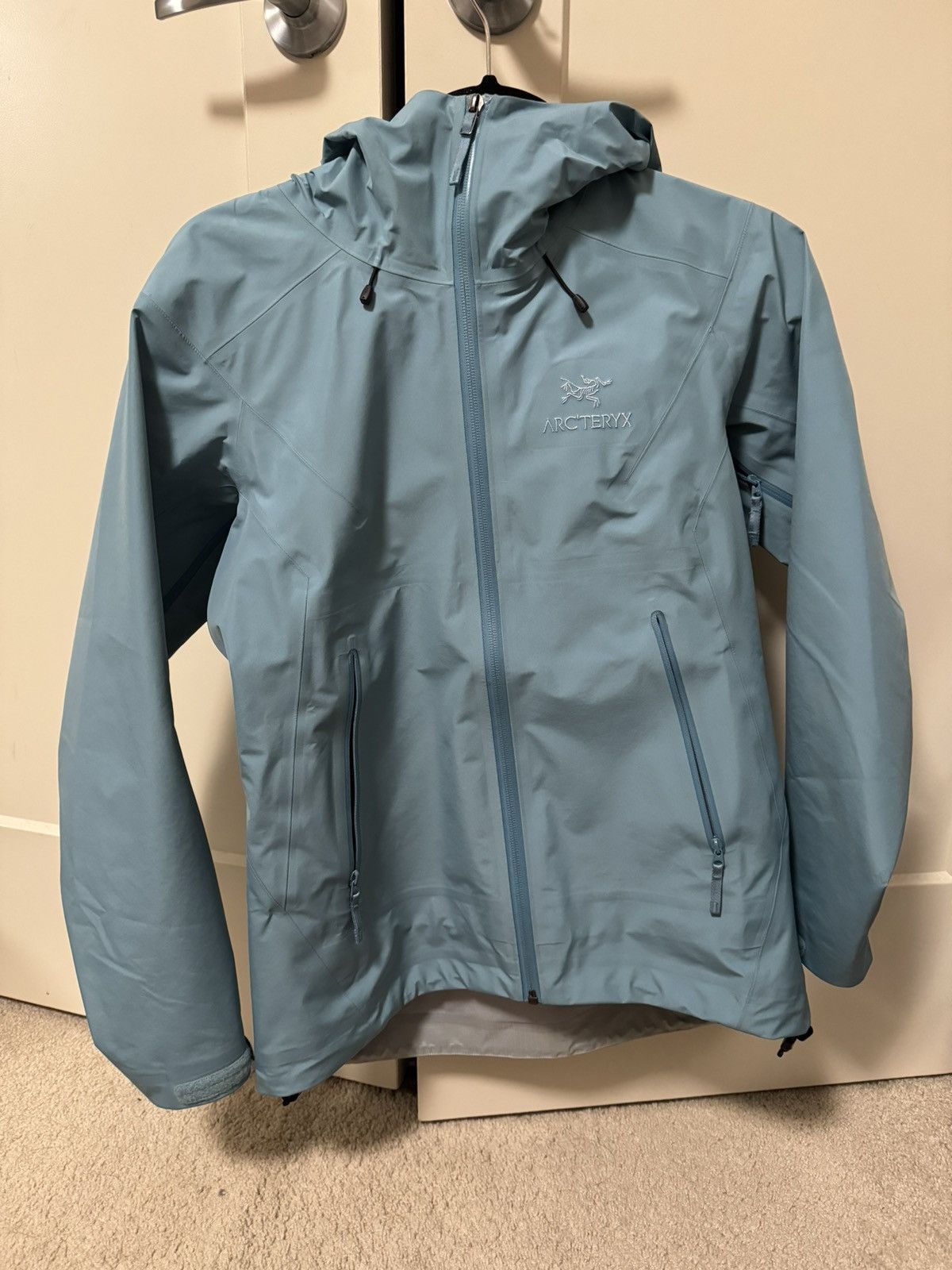 Image of Arcteryx Beta Lt in Blue, Women's (Size XS)