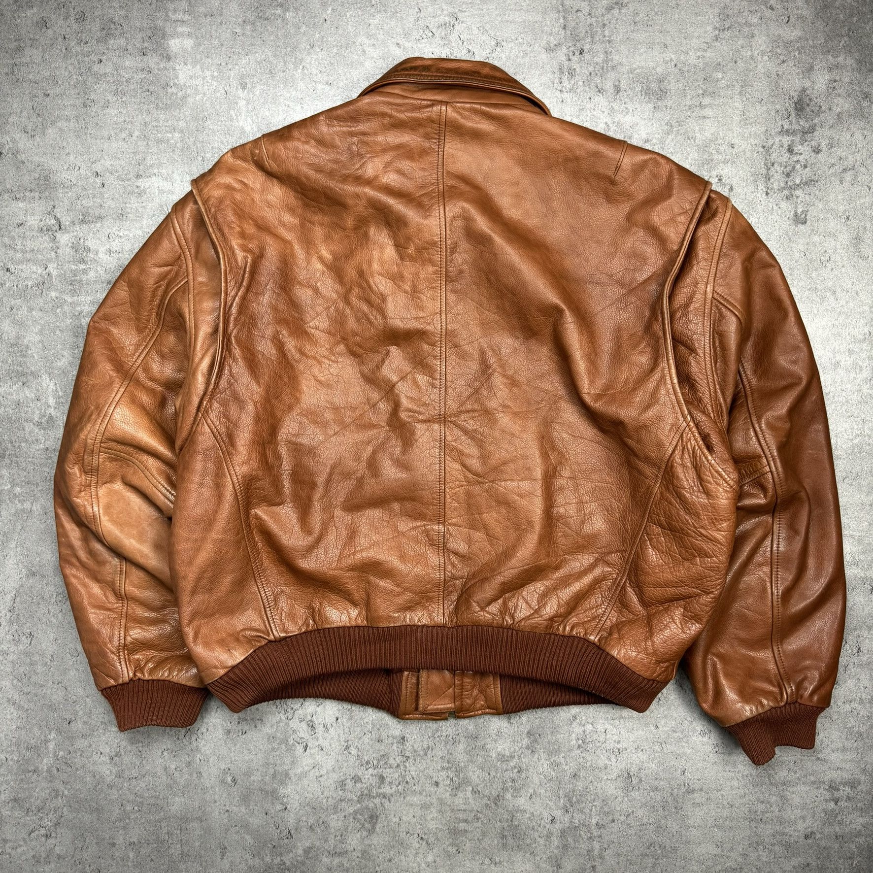 Vintage Vintage boxy brown leather bomber jacket Size US L / EU 52-54 / 3 - 9 Thumbnail