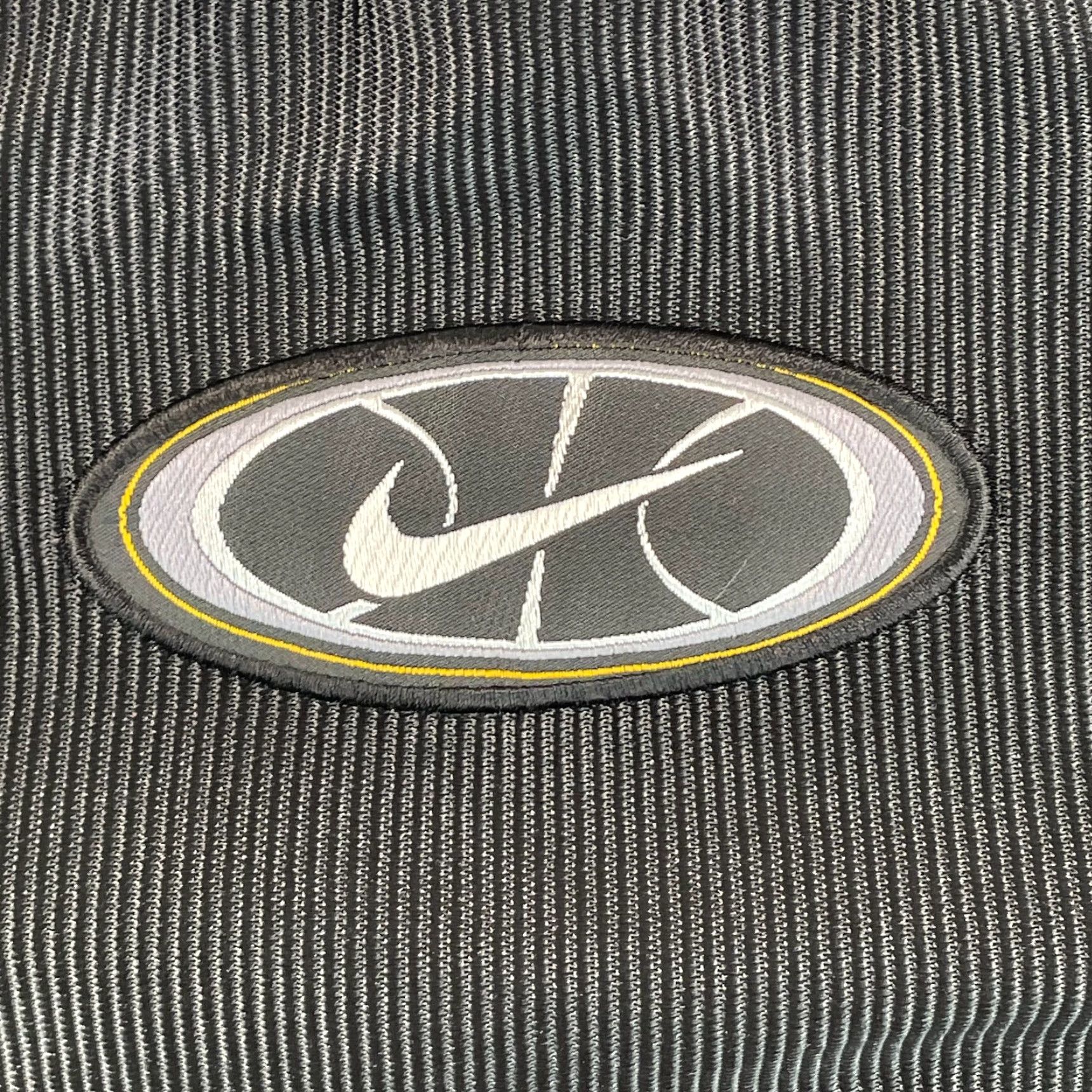 Nike VINTAGE Nike Basketball Jersey Men 2XL Black Green Center Logo White Tag Y2K 90s Size US XXL / EU 58 / 5 - 4 Thumbnail