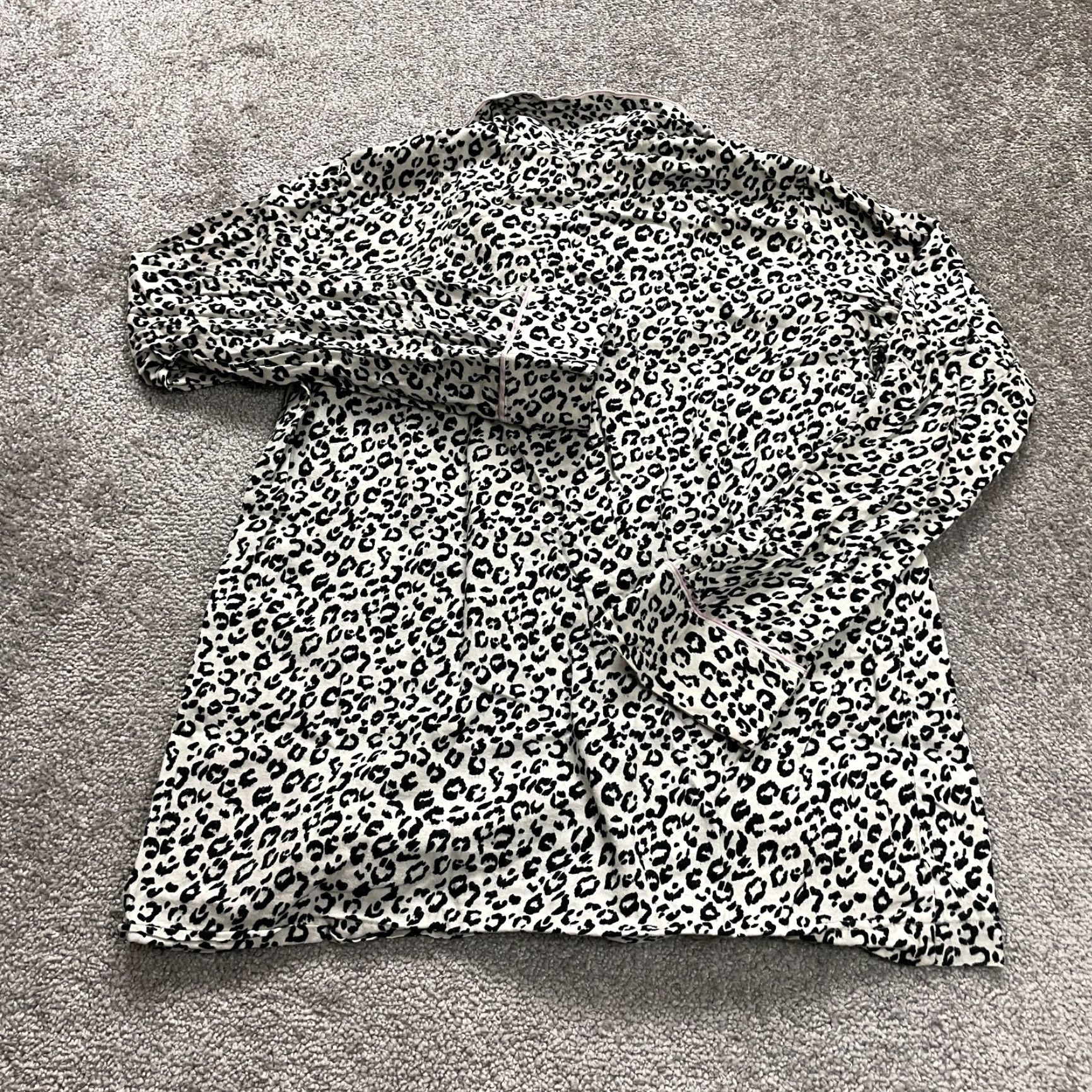 Victoria's Secret Victoria's Secret Women's Sleepwear Pajama Top Long Sleeve Leopard Animal Print Multicolor Small官 Size S / US 4 / IT 40 - 2 Thumbnail
