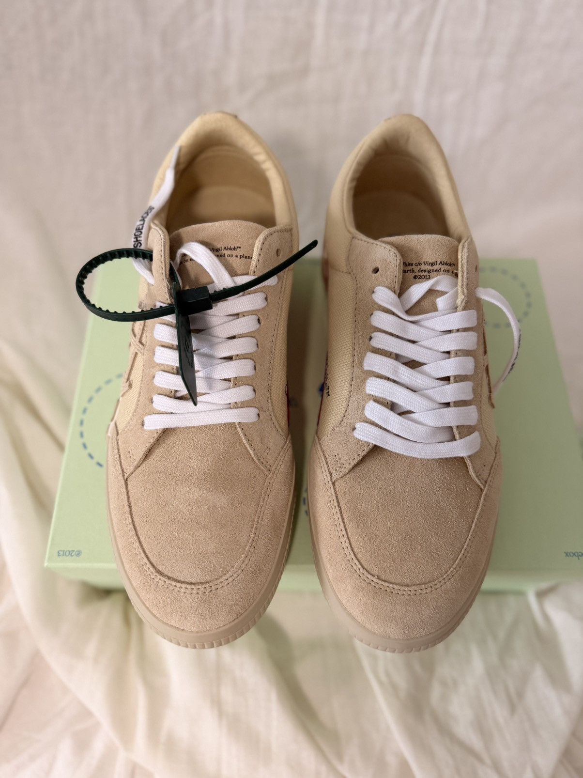 Off-White Off-White Low Vulcanized Beige Men's Sneakers Size US 11 / EU 44 - 1 Thumbnail